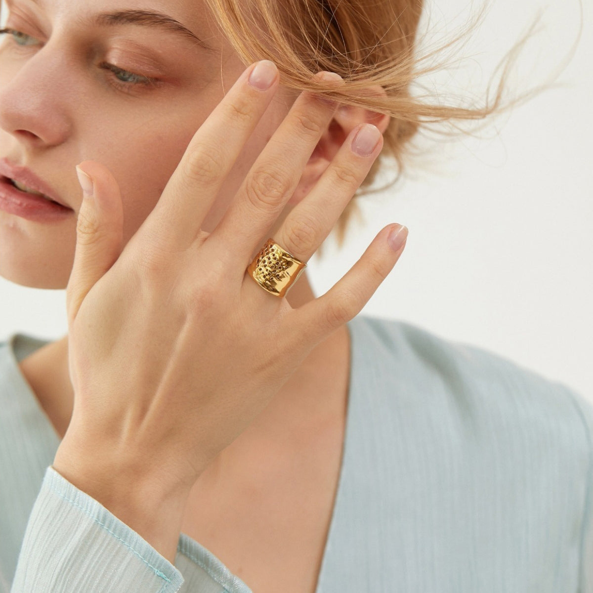 Perforated Geometric Cutout Ring