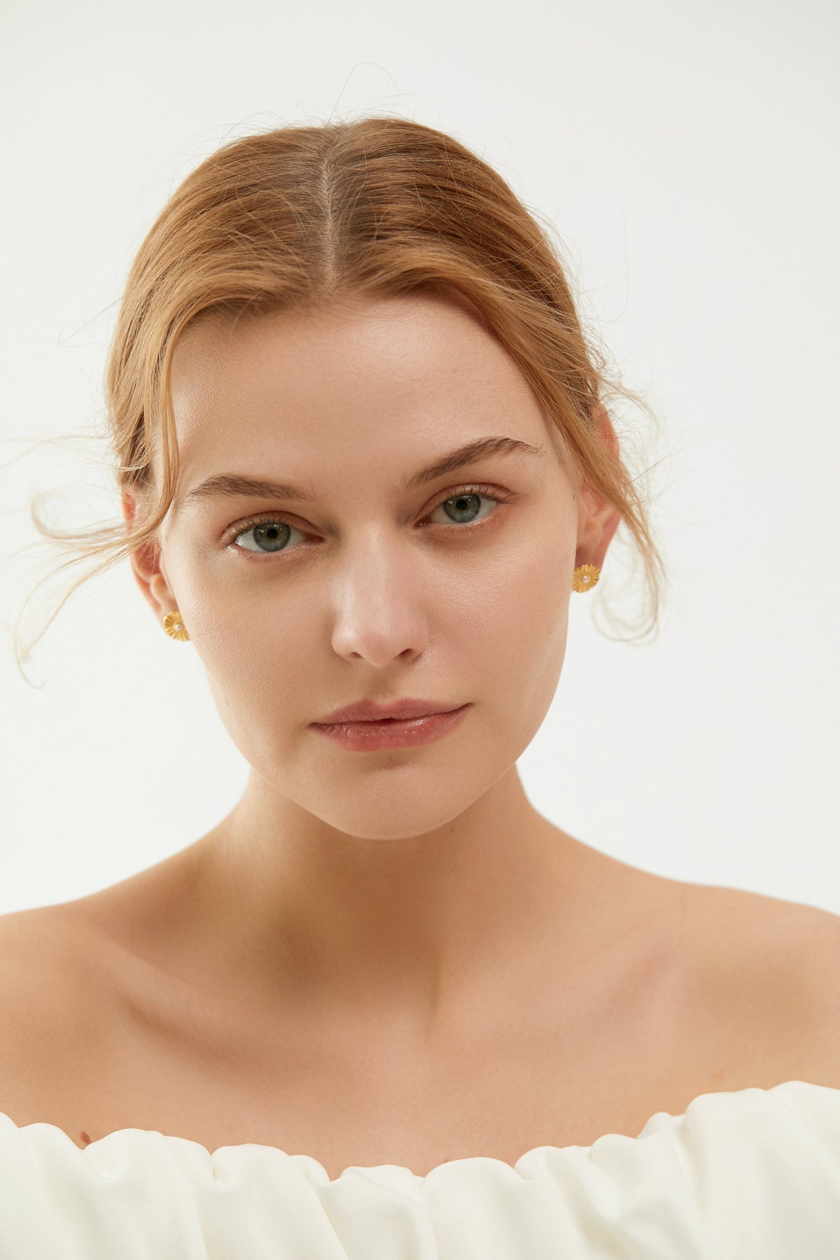 Tiny Pearl Sun Flower Stud Earrings, Petite 1.2cm
