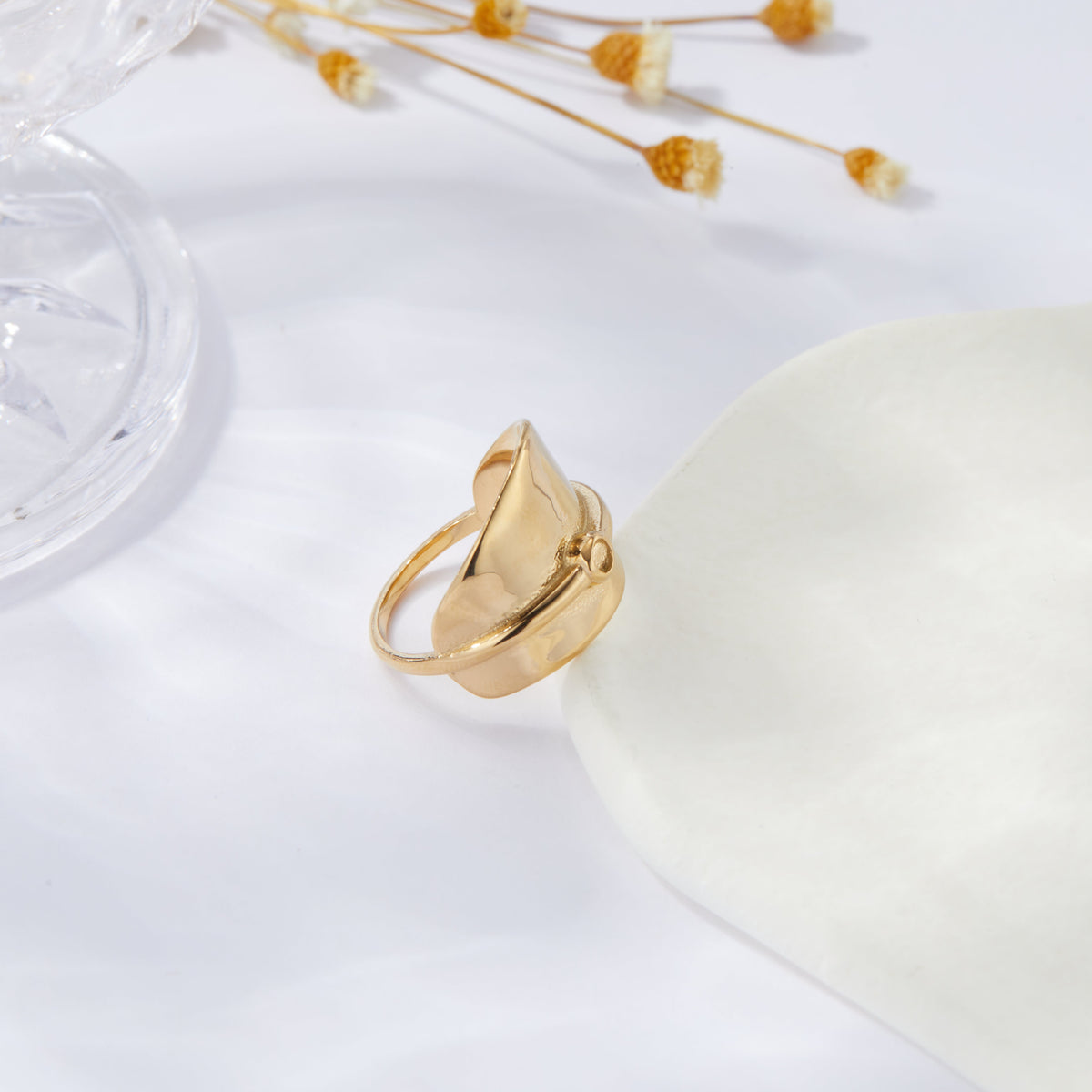 Saddle-Style Cigar Band Ring