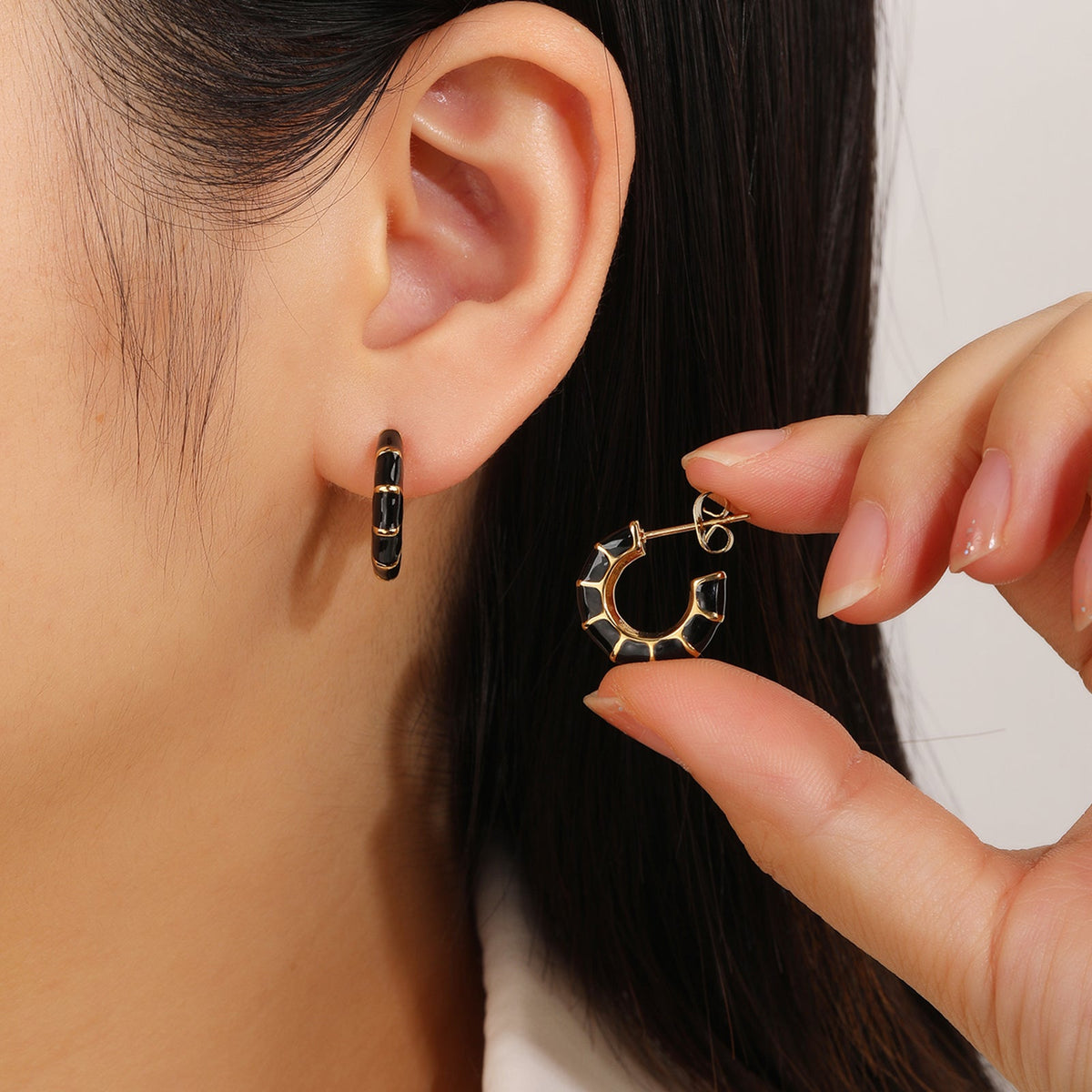 Enamel Gold Hoop Earrings, Compact Vintage 2cm