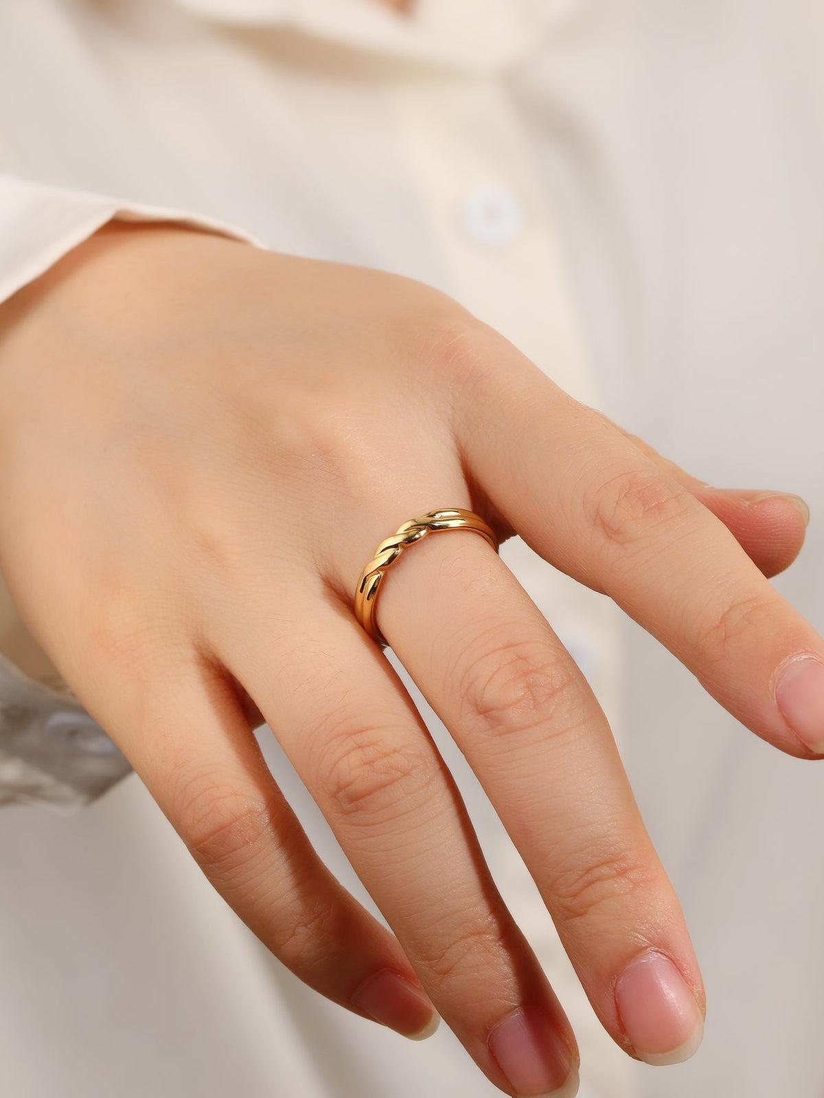 Croissant-Motif Double-Band Ring