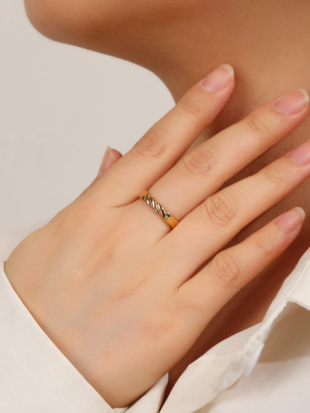 Croissant-Motif Double-Band Ring