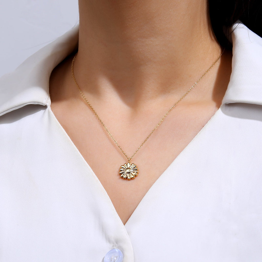 Dainty Sunflower Pendant Necklace