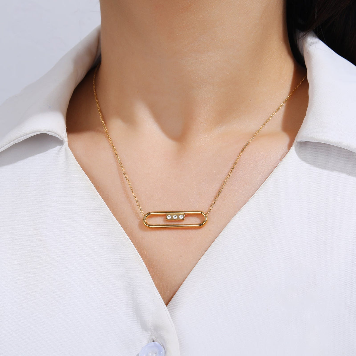 Interlocking Circle CZ Pendant Necklace