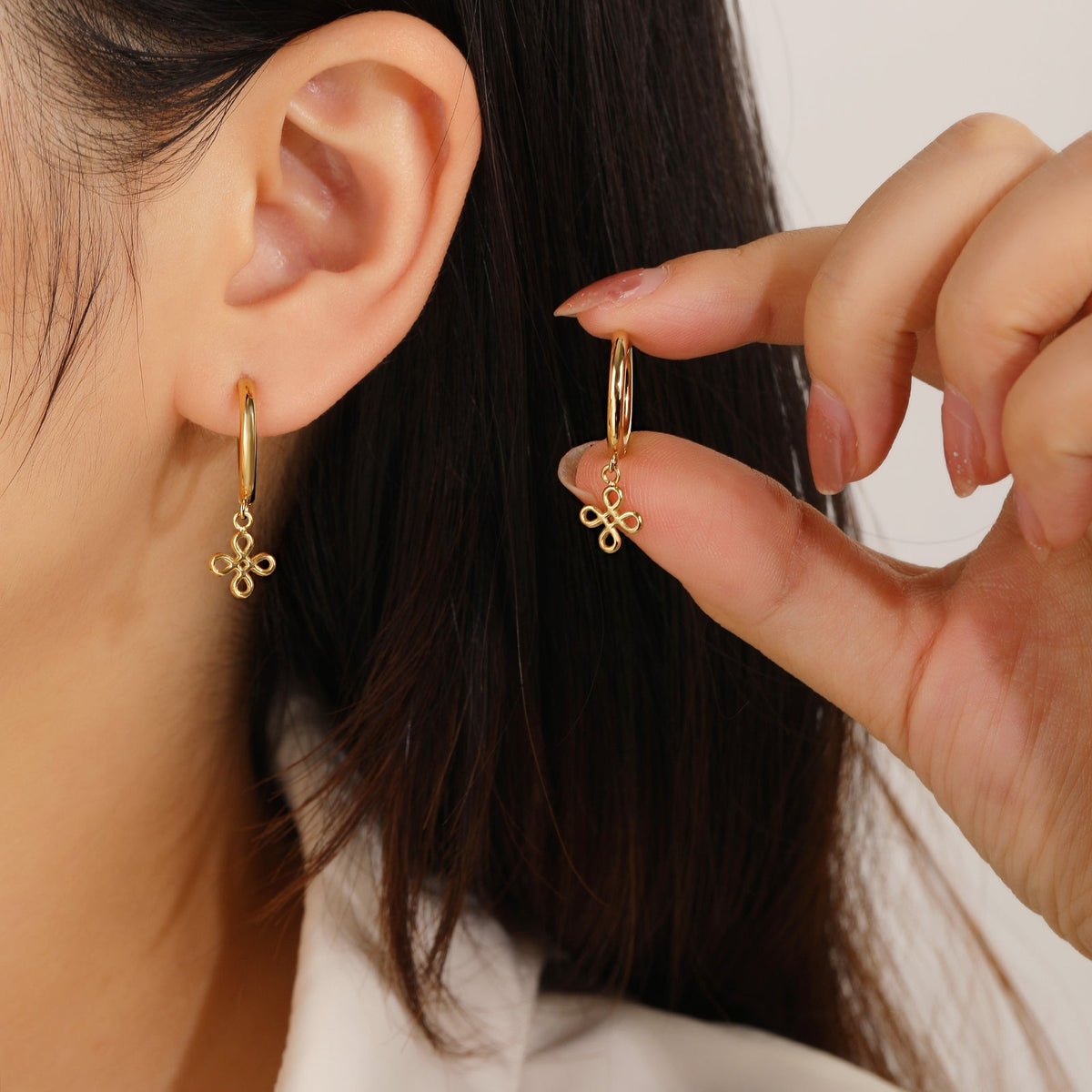 Cute Knot Lightweight Hoop Earrings, Featherlight 2.6g