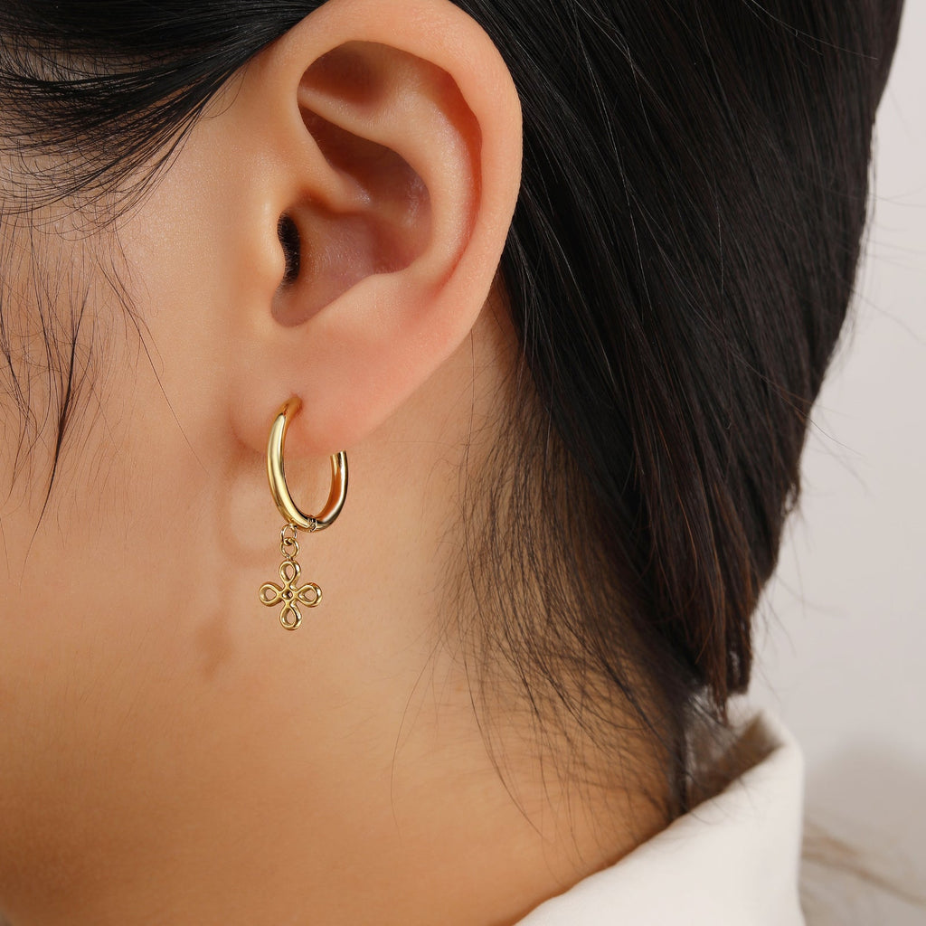 Cute Knot Lightweight Hoop Earrings, Featherlight 2.6g