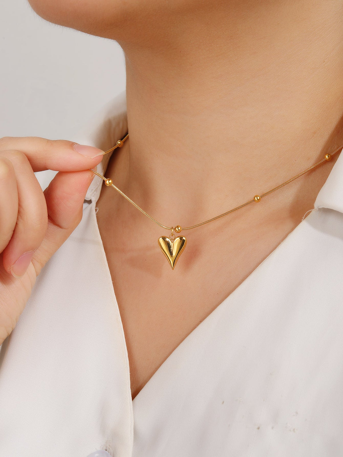Classic Heart Pendant Choker Necklace