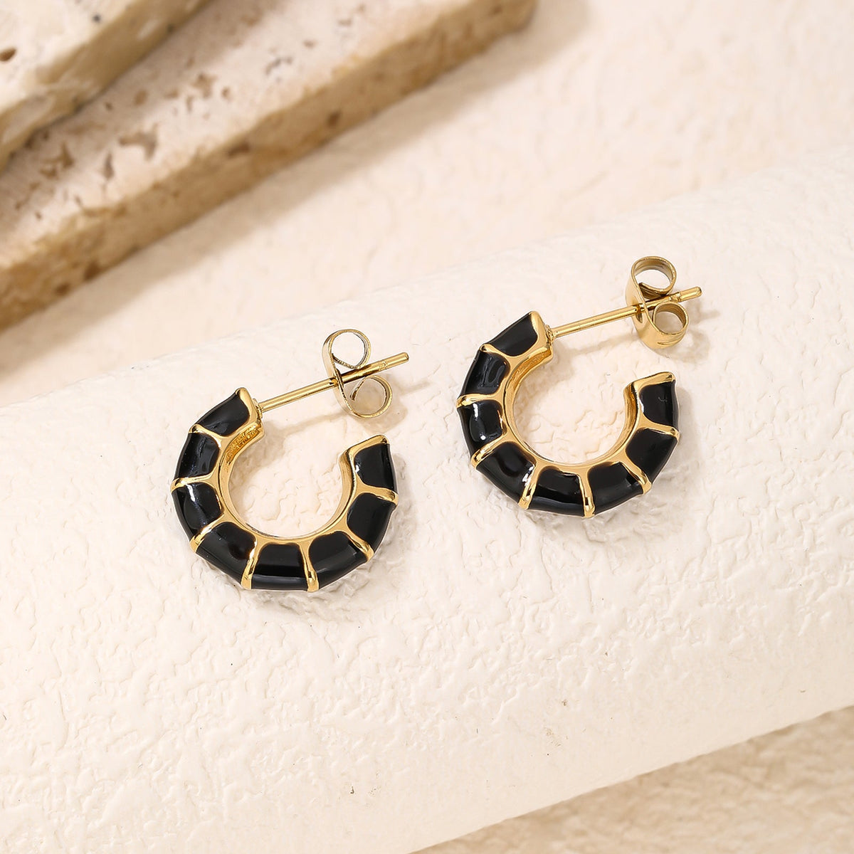 Enamel Gold Hoop Earrings, Compact Vintage 2cm