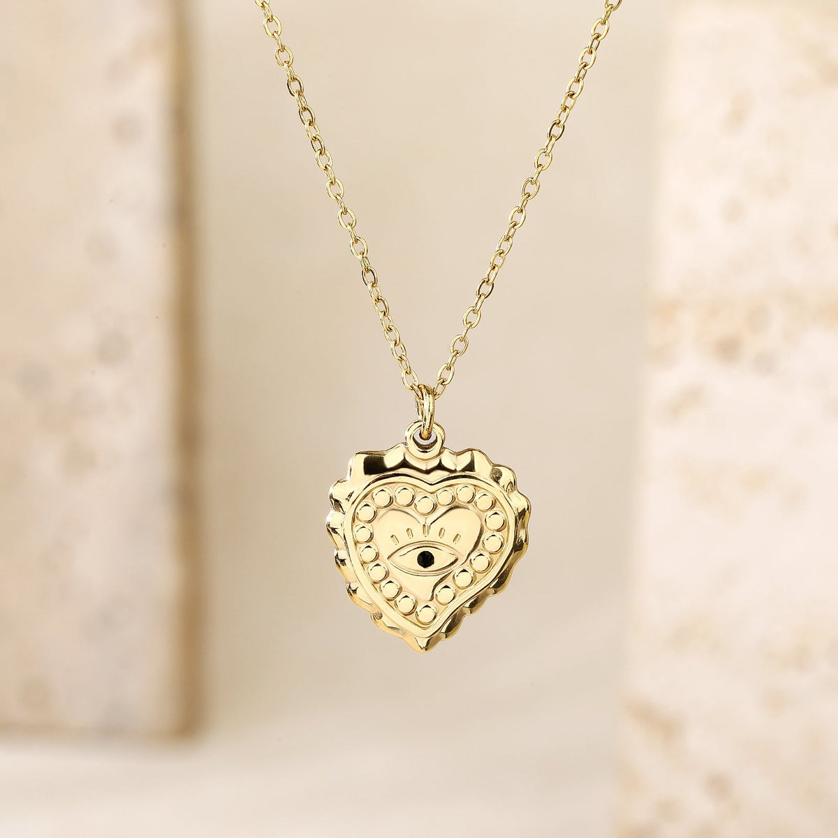 Delicate Heart Pendant Choker Necklace