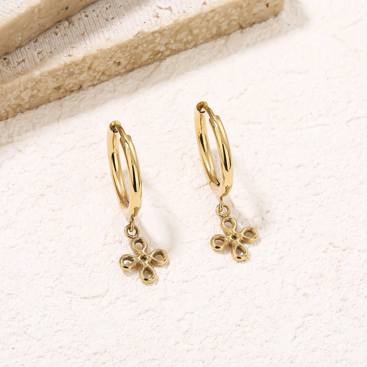 Cute Knot Lightweight Hoop Earrings, Featherlight 2.6g