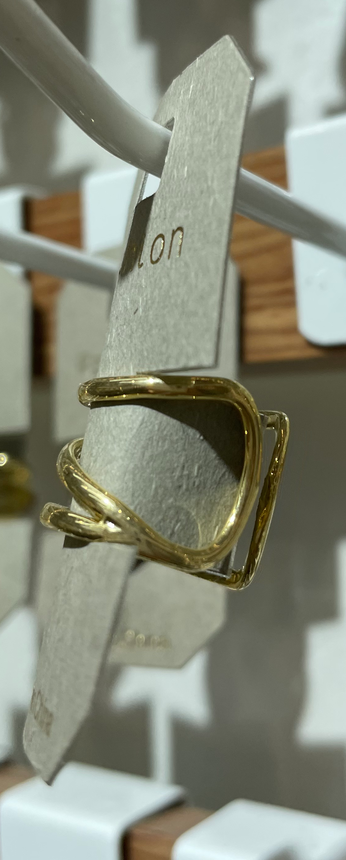 Asymmetric Curved Bar Ring - W1-0090