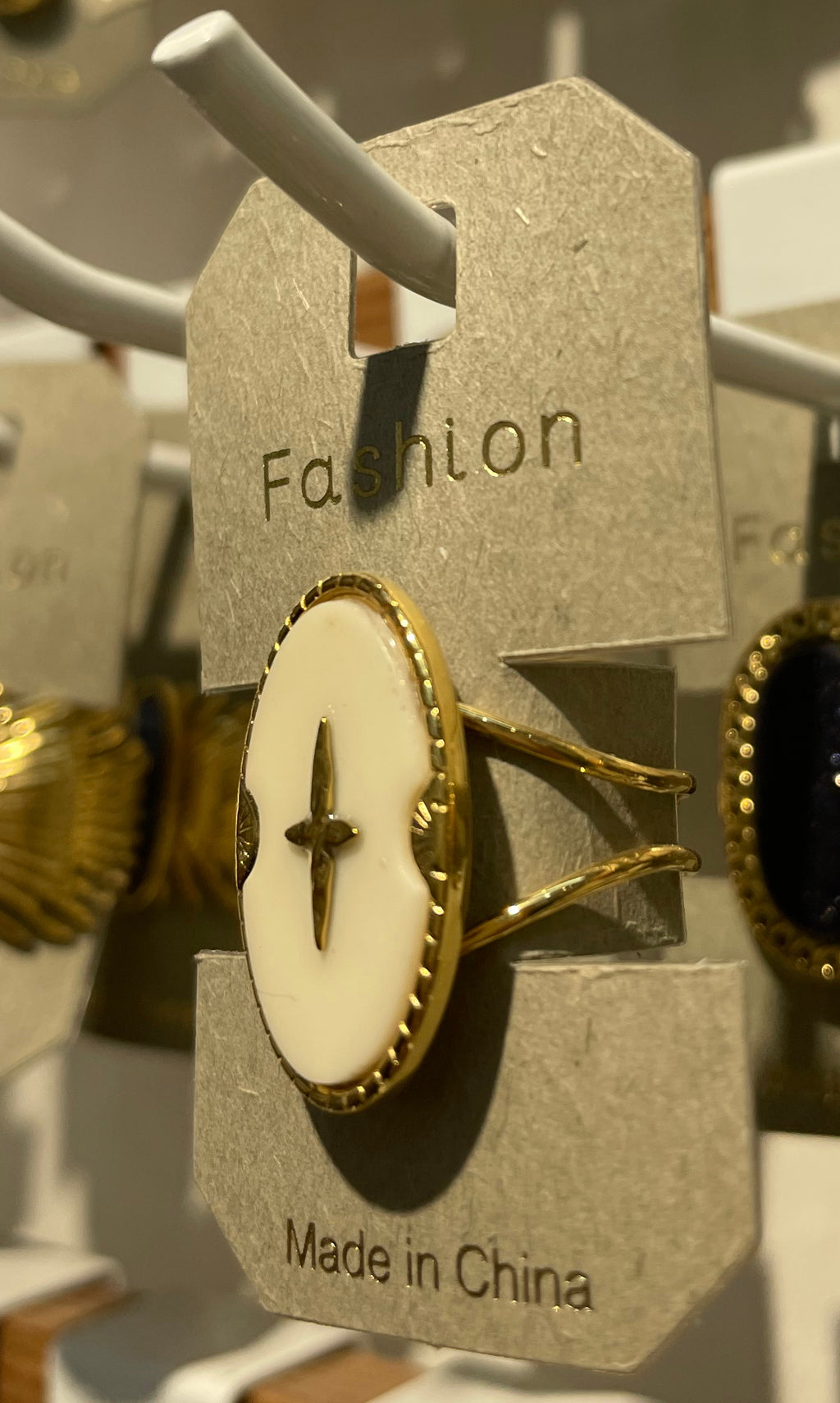 Ivory Oval Star Ring - W1-0104