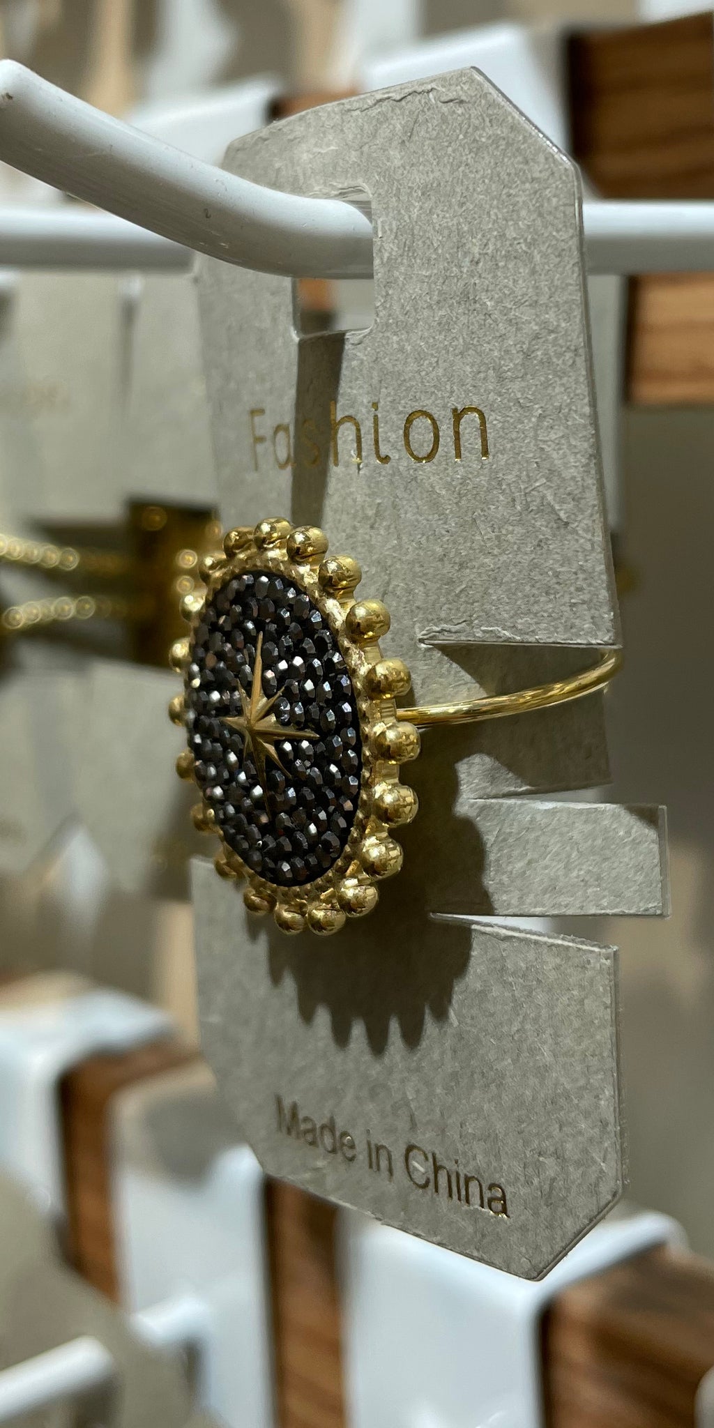Black Round Starburst Ring - W1-0203