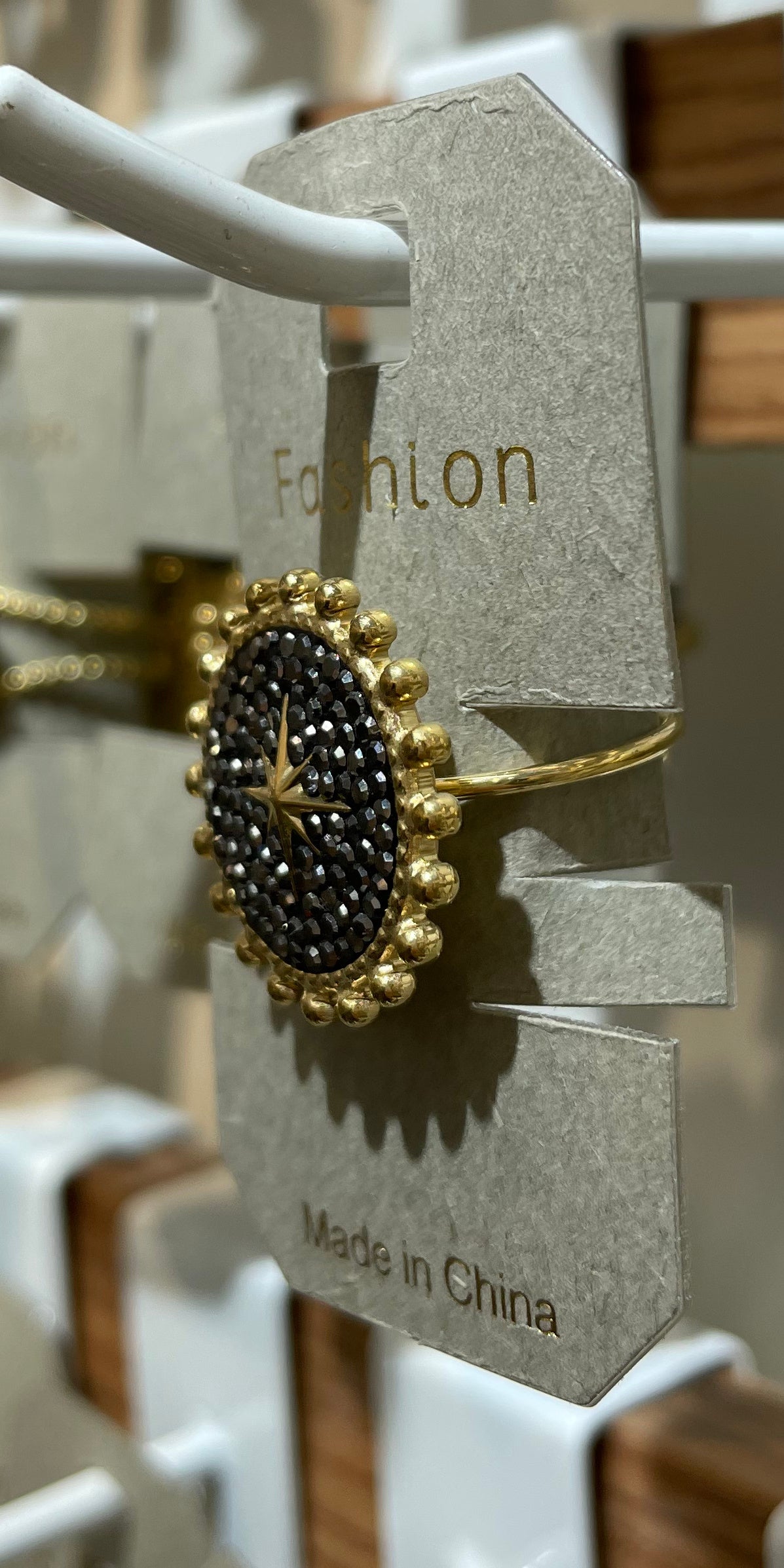 Black Round Starburst Ring - W1-0203