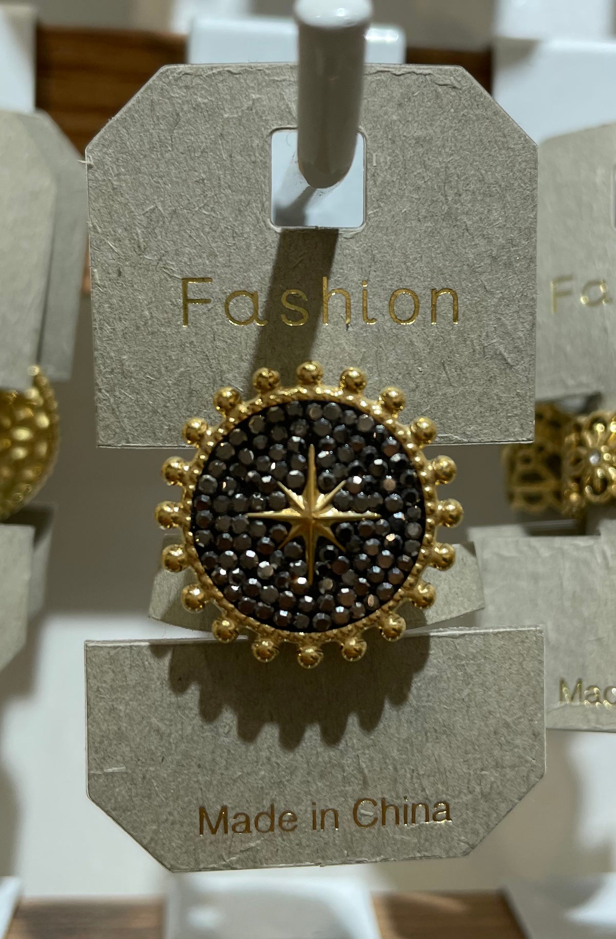 Black Round Starburst Ring - W1-0203