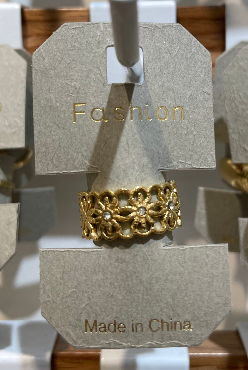 Openwork Daisy Band Ring - W1-0204