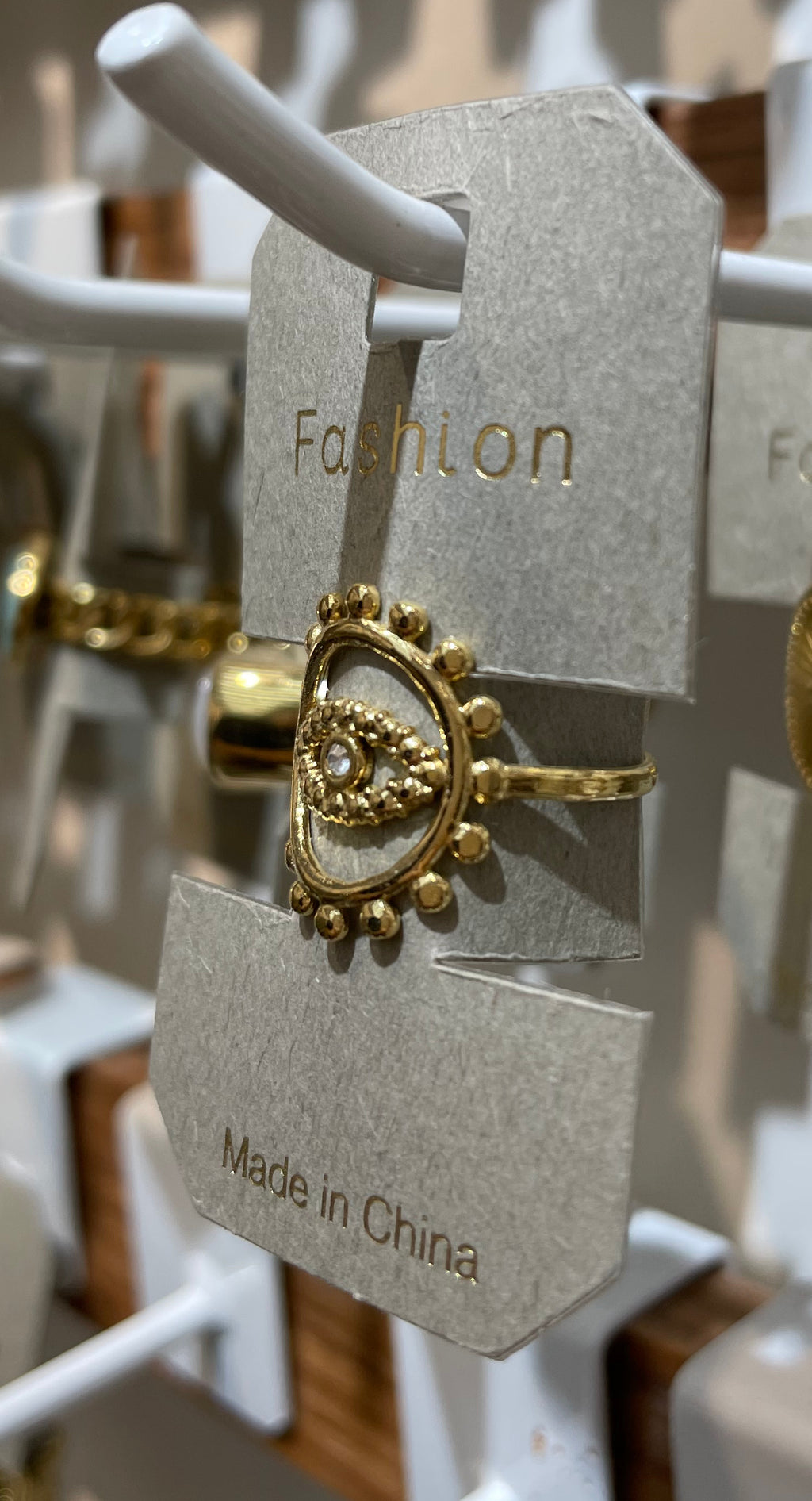Round Ornate Eye Ring - W1-0244