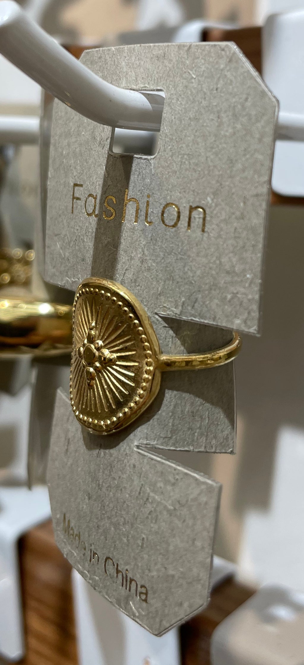 Radiating Heart Signet Ring - W1-0245