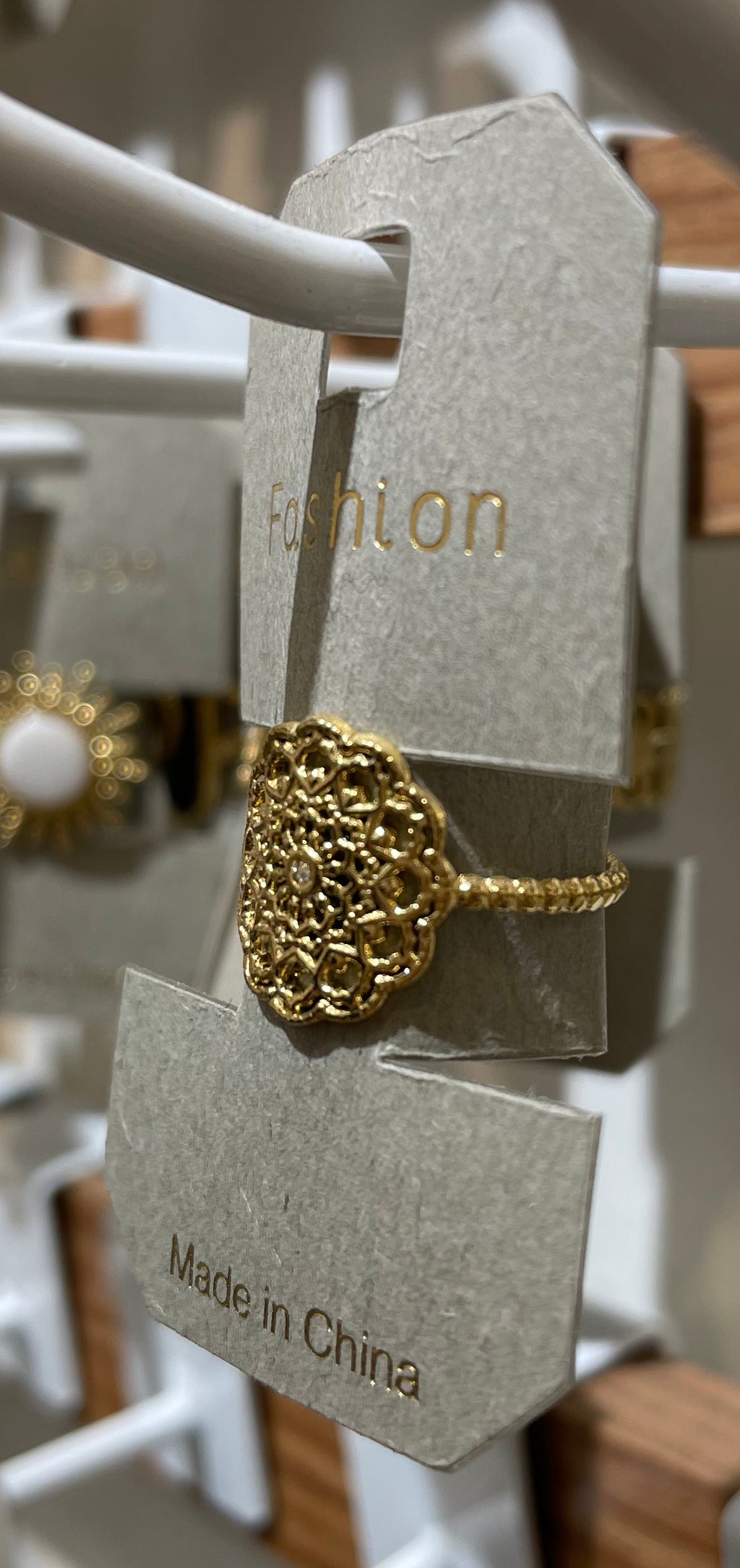 Round Lace Medallion Ring - W1-0249