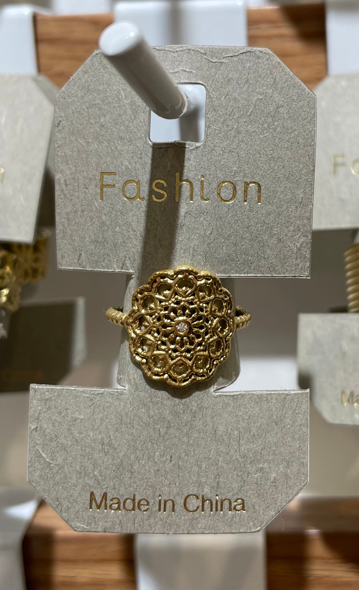 Round Lace Medallion Ring - W1-0249