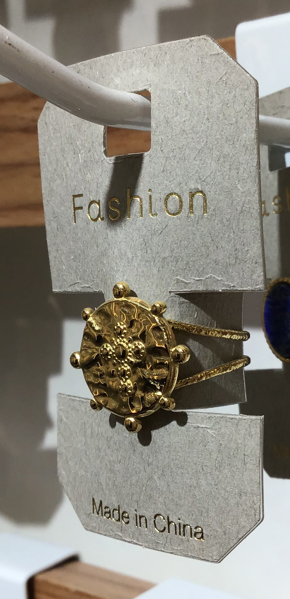 Radiant Face Medallion Ring - W1-0345