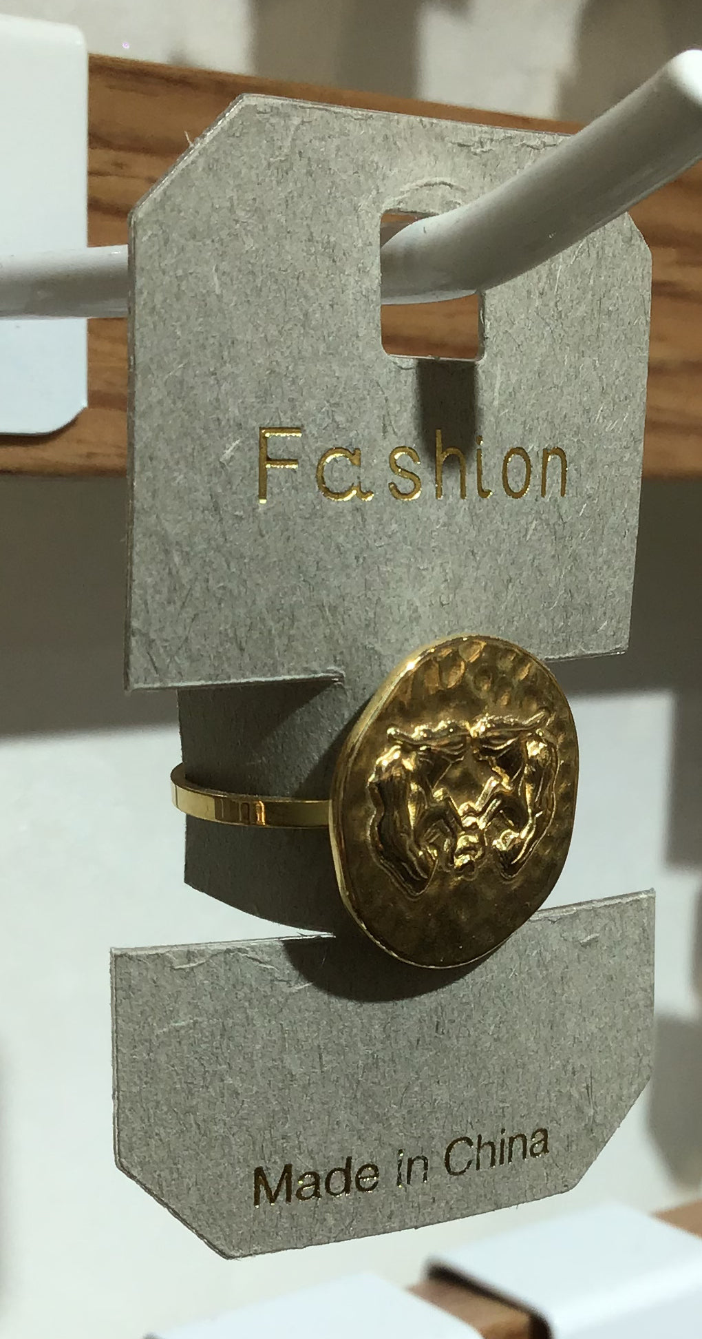 Sculpted Face Medallion Ring - W1-0353