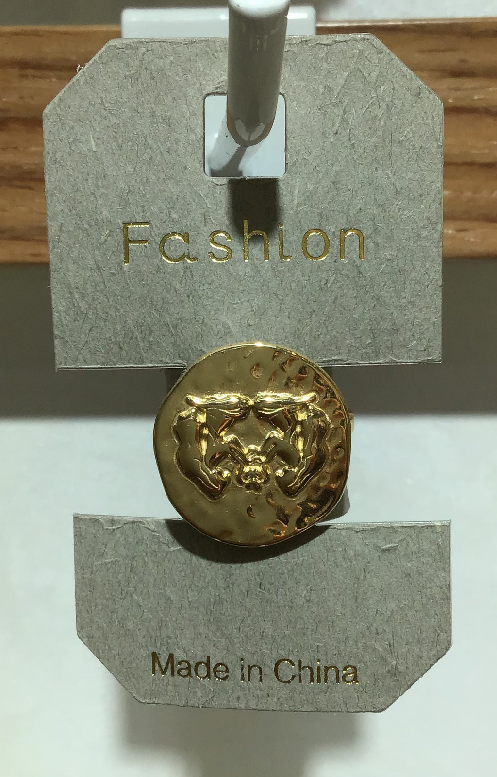 Sculpted Face Medallion Ring - W1-0353