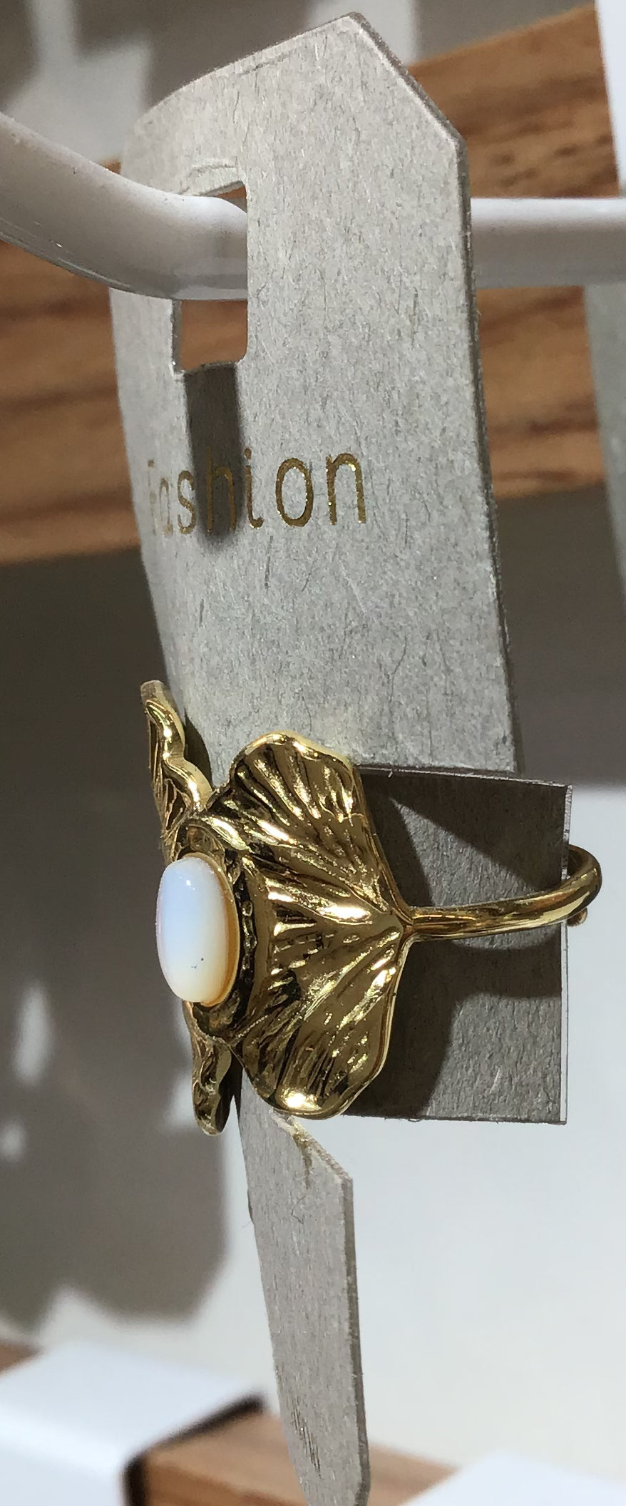 White Oval Leaf Ring - W1-0354