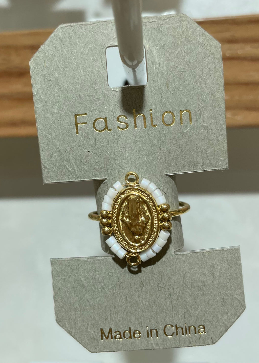 Pearl-Style Oval Relief Ring - W1-0409