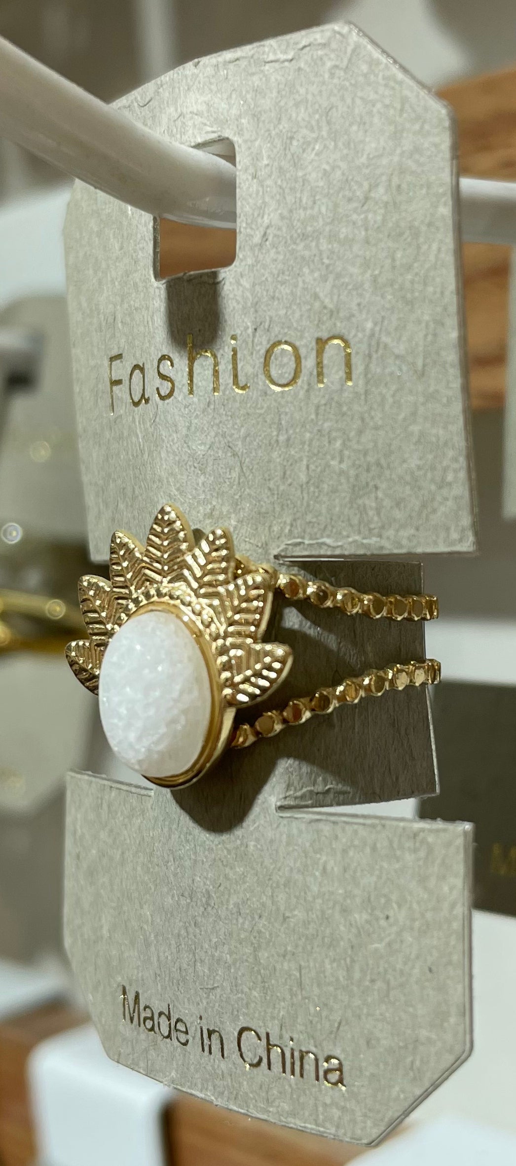 White Oval Leaf Crown Ring - W1-0427