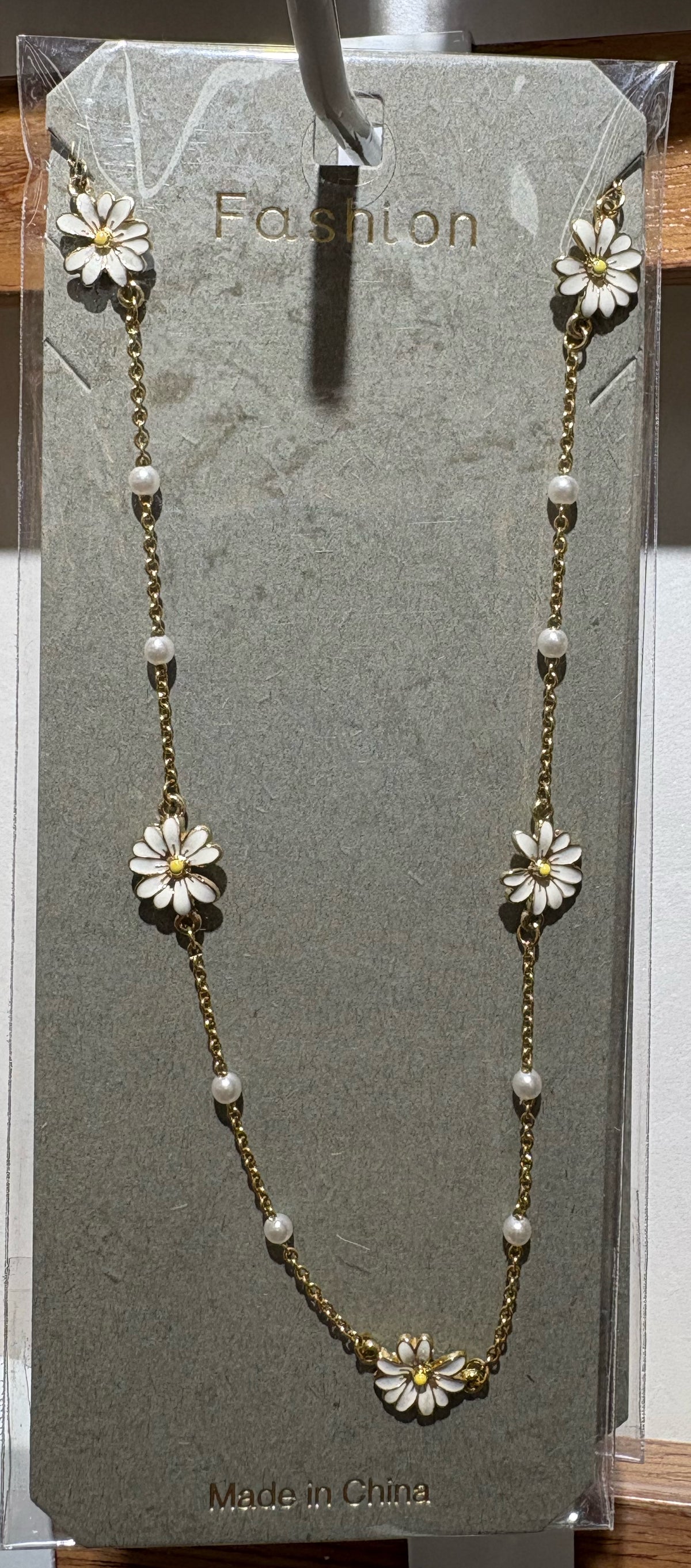 White Daisy Bead Chain Necklace - W14-0179