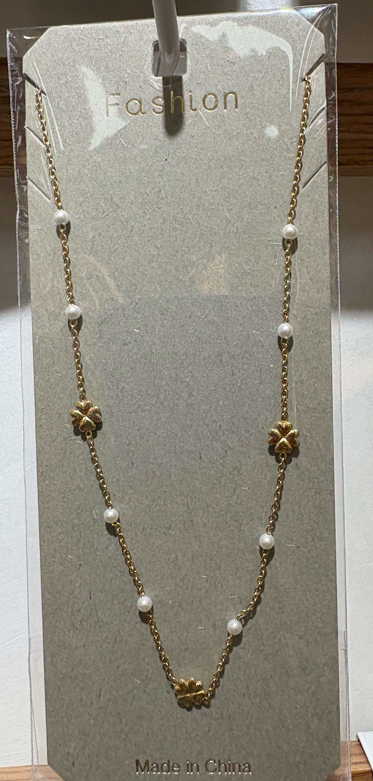 White Bead Flower Necklace - W14-0457