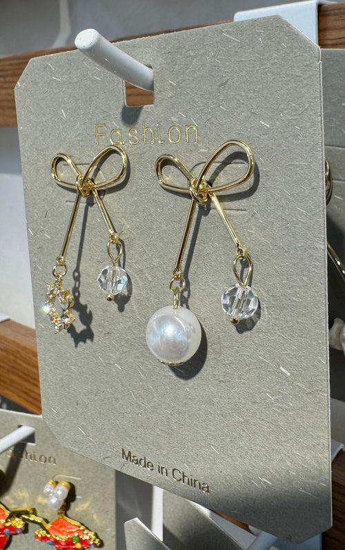 Asymmetric Bow Charm Earrings - W3-0066