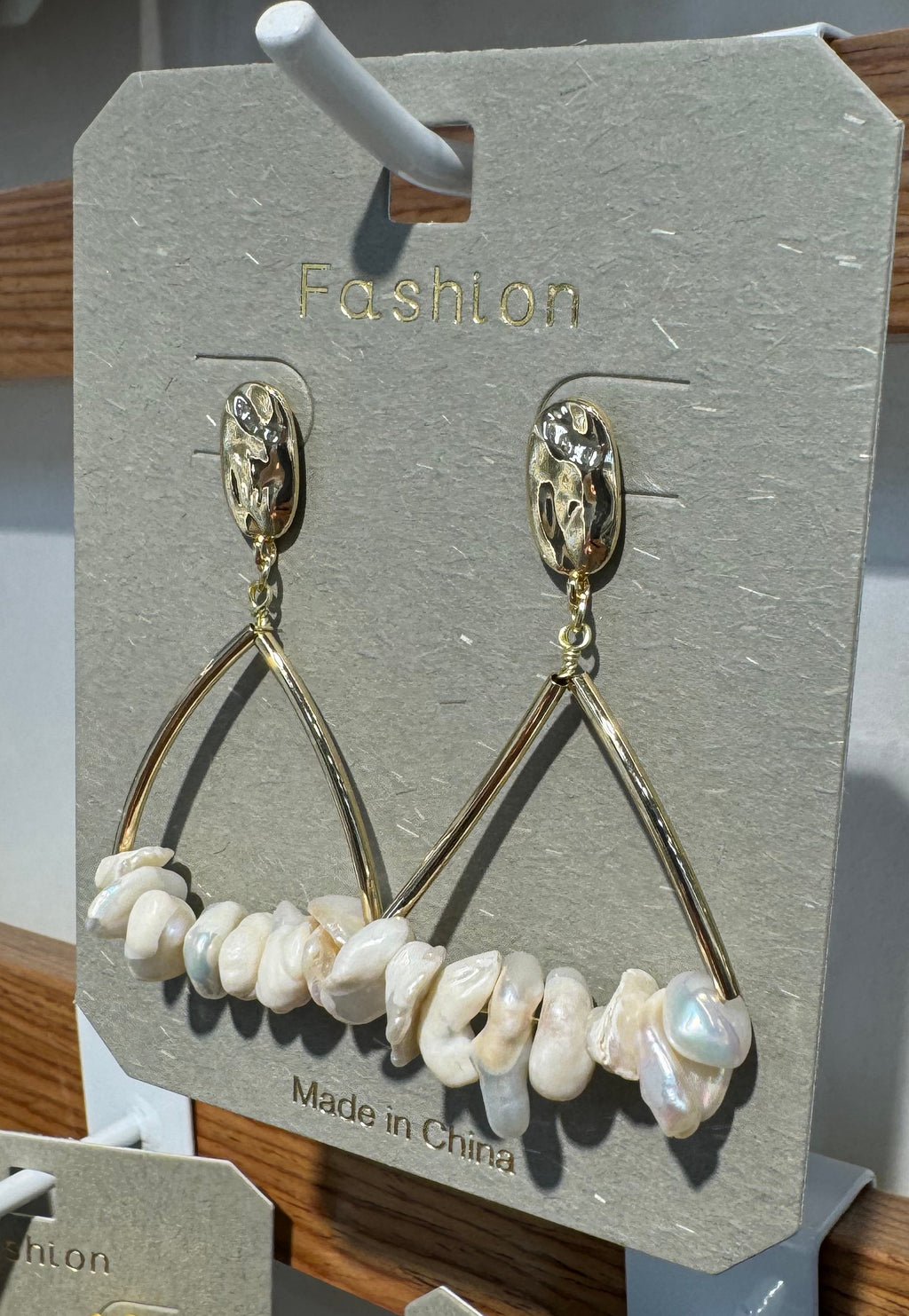 White Bead Teardrop Frame Earrings - W3-0067