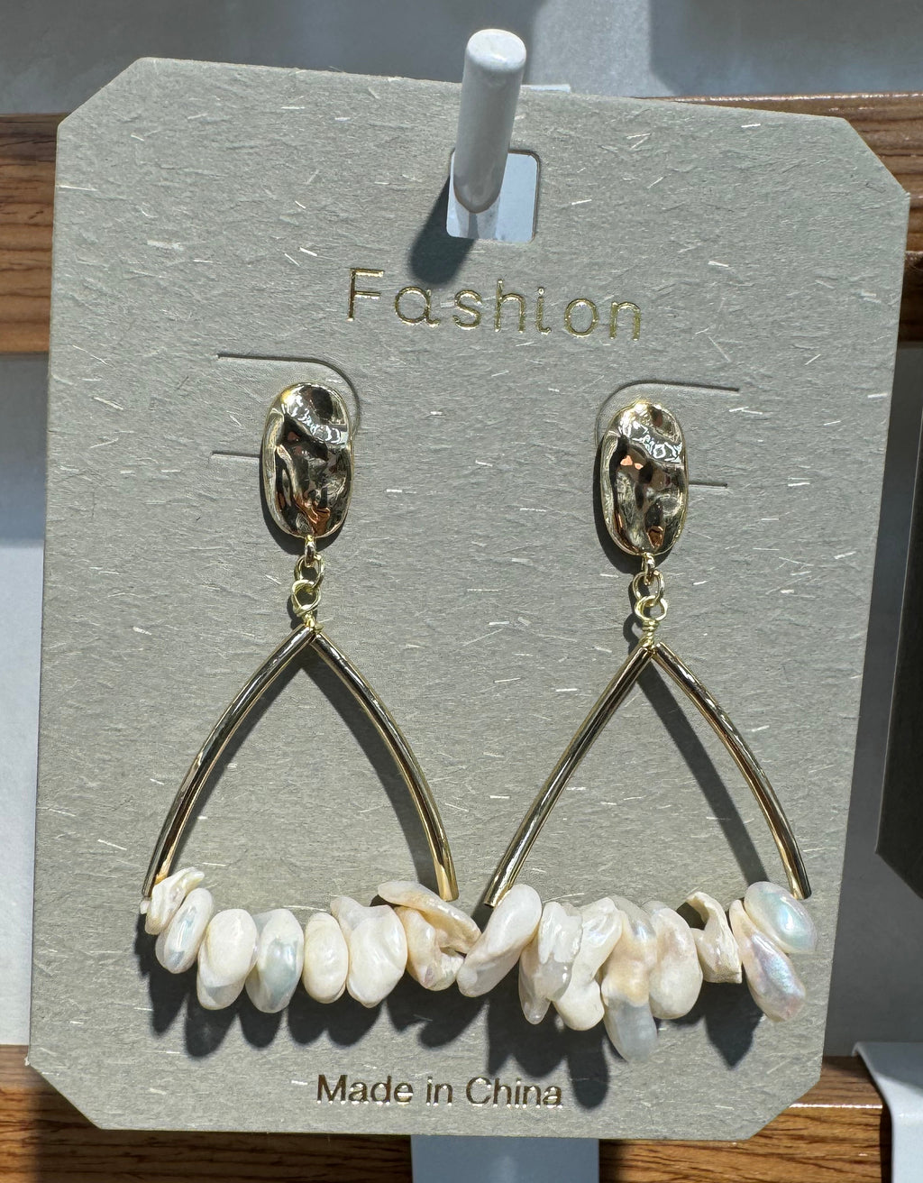 White Bead Teardrop Frame Earrings - W3-0067
