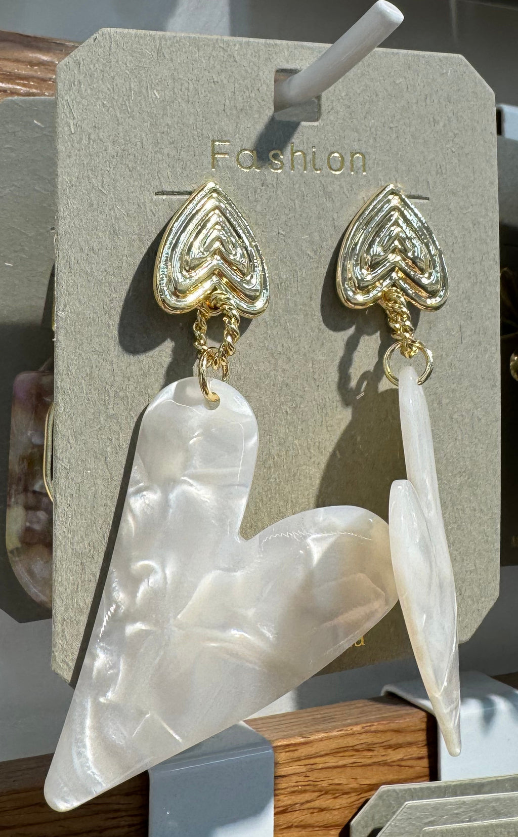 White Marbled Twisted Drop Earrings - W3-0078
