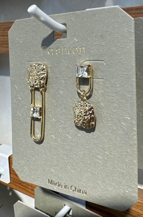 Asymmetric Textured Link Earrings - W3-0098