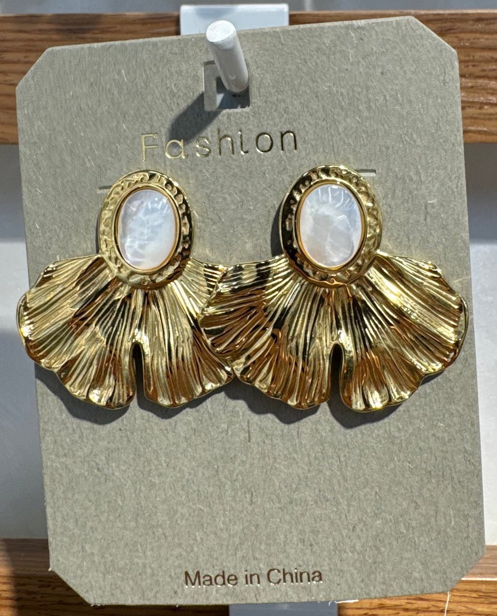 White Center Fan Stud Earrings - W3-0132