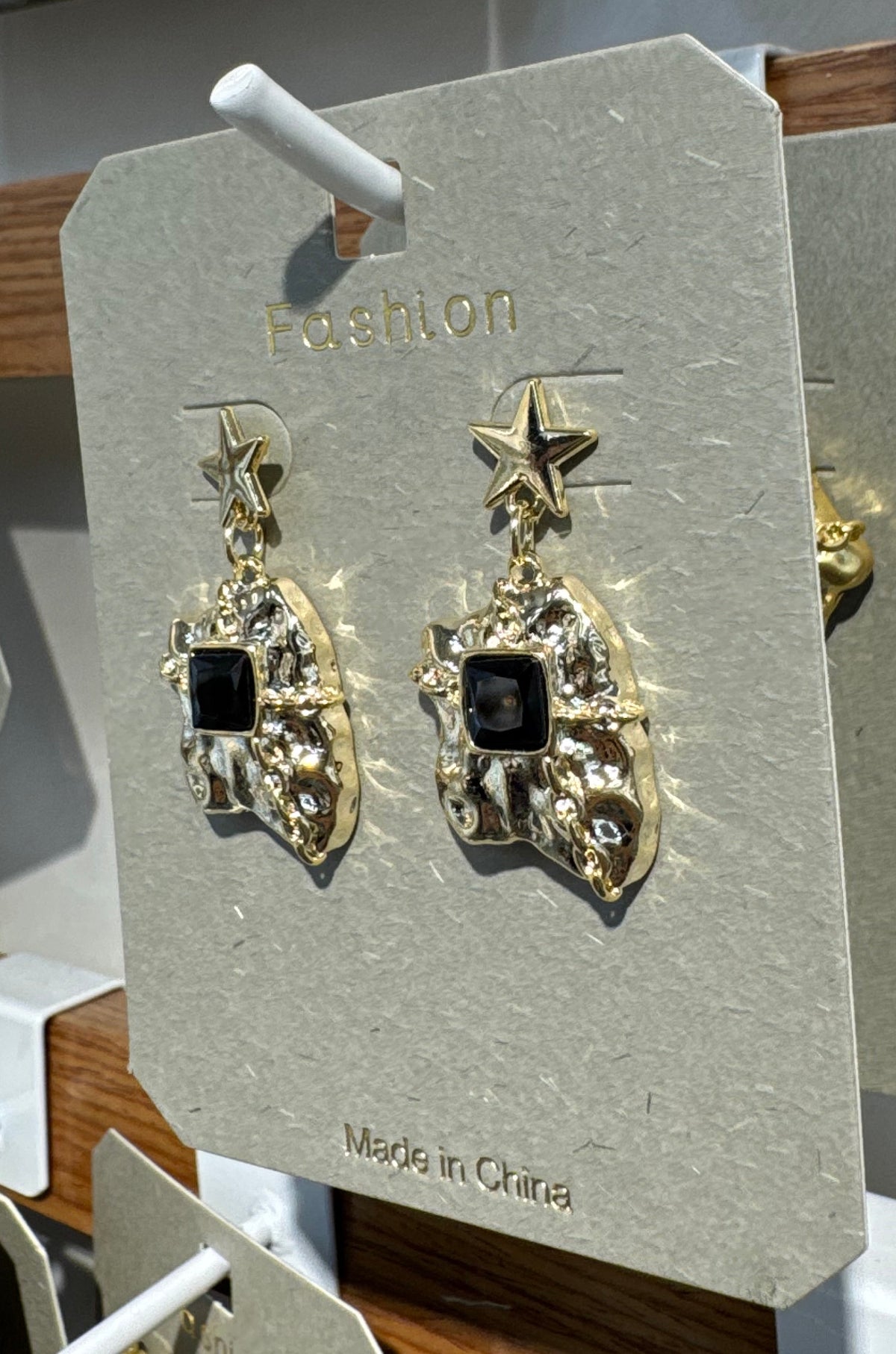Black Square Star Drop Earrings - W3-0181