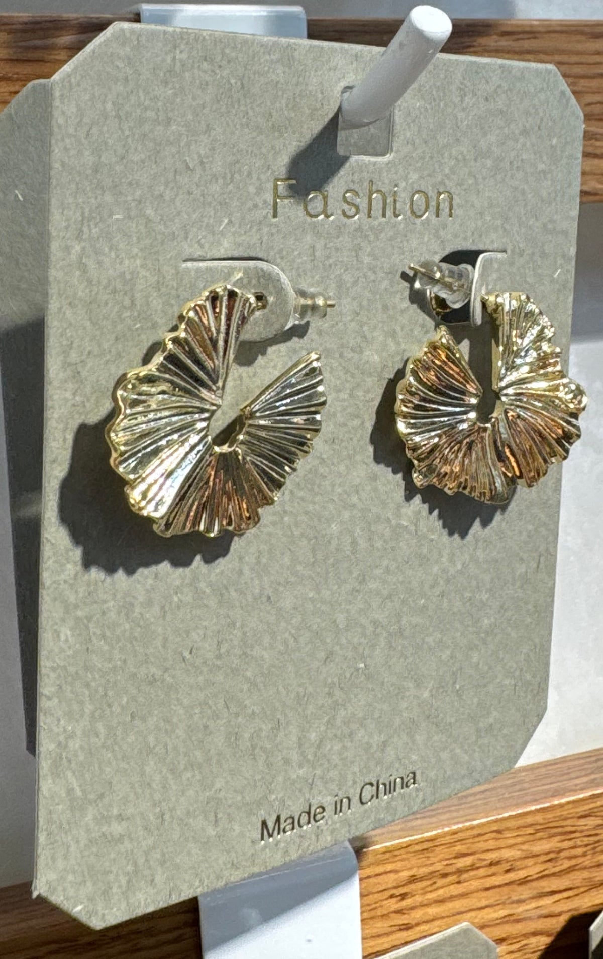 Pleated Open Circle Stud Earrings - W3-0201