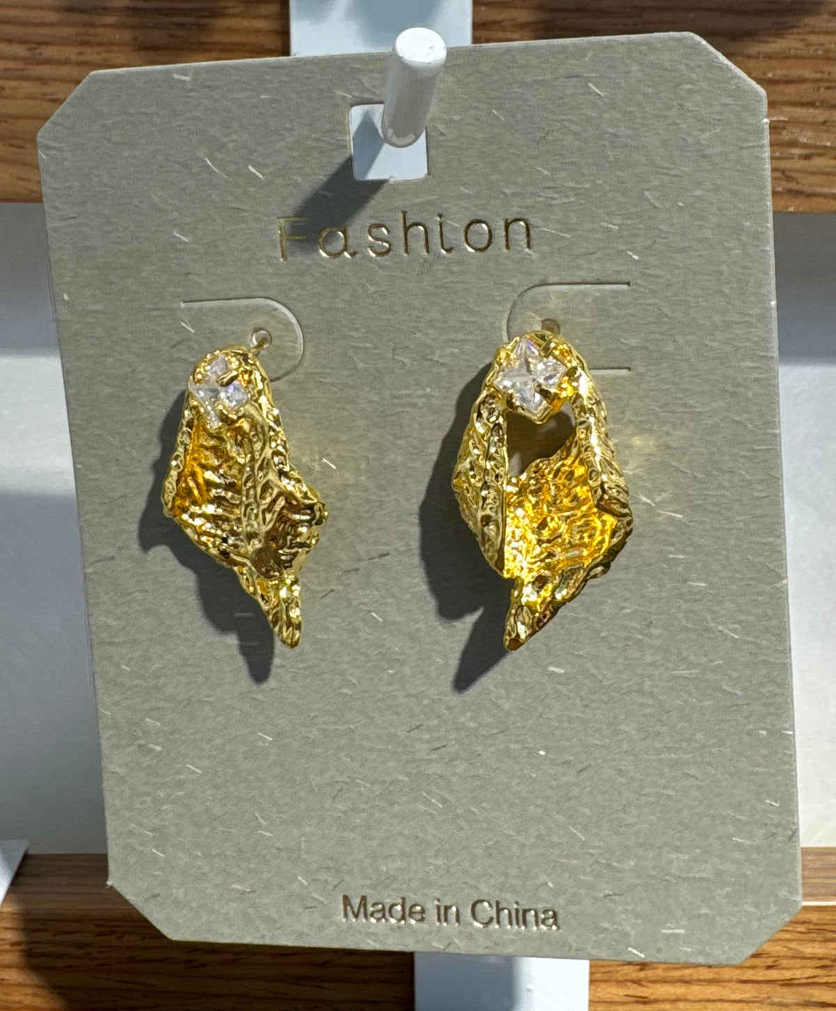 Crinkled Leaf Stud Earrings - W3-0209