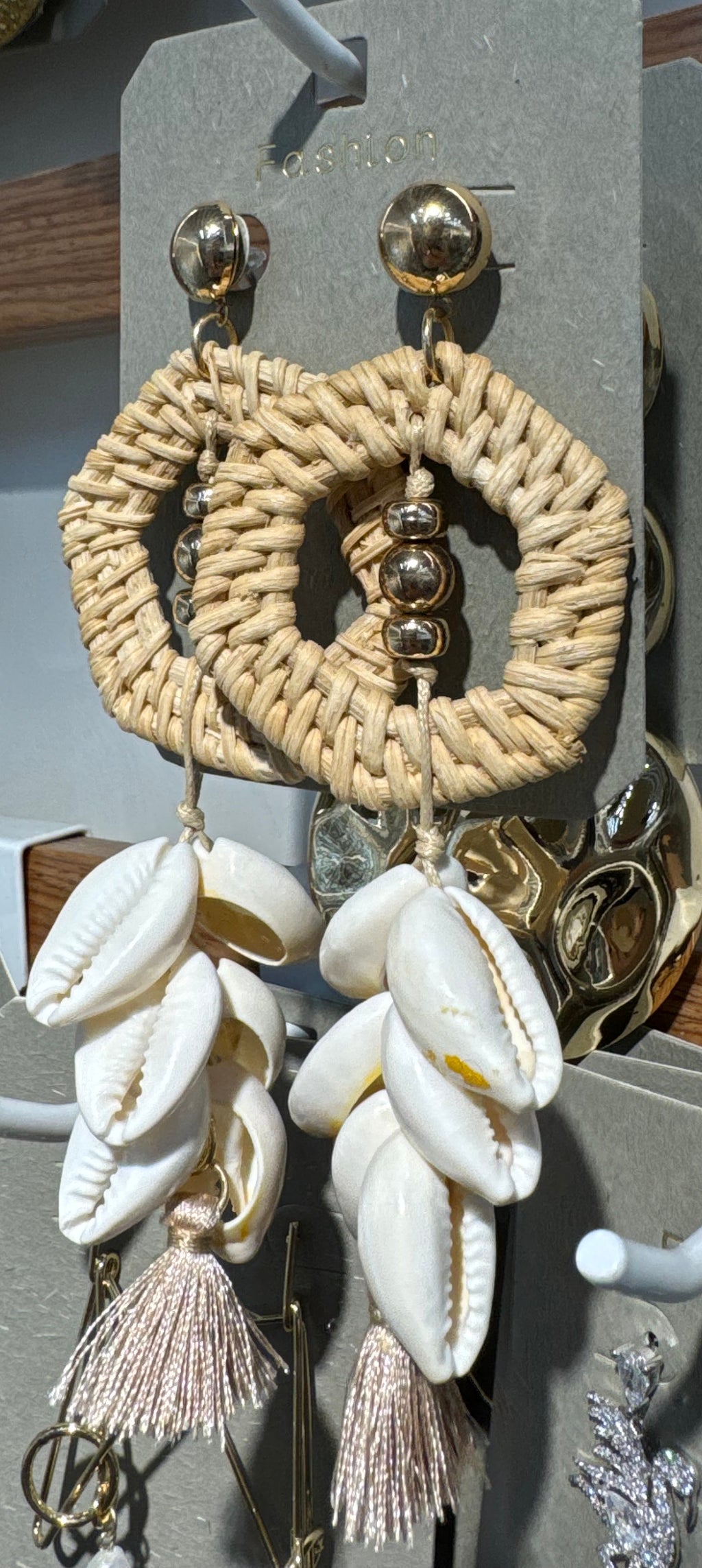Woven Ring Shell Fringe Earrings - W3-0235