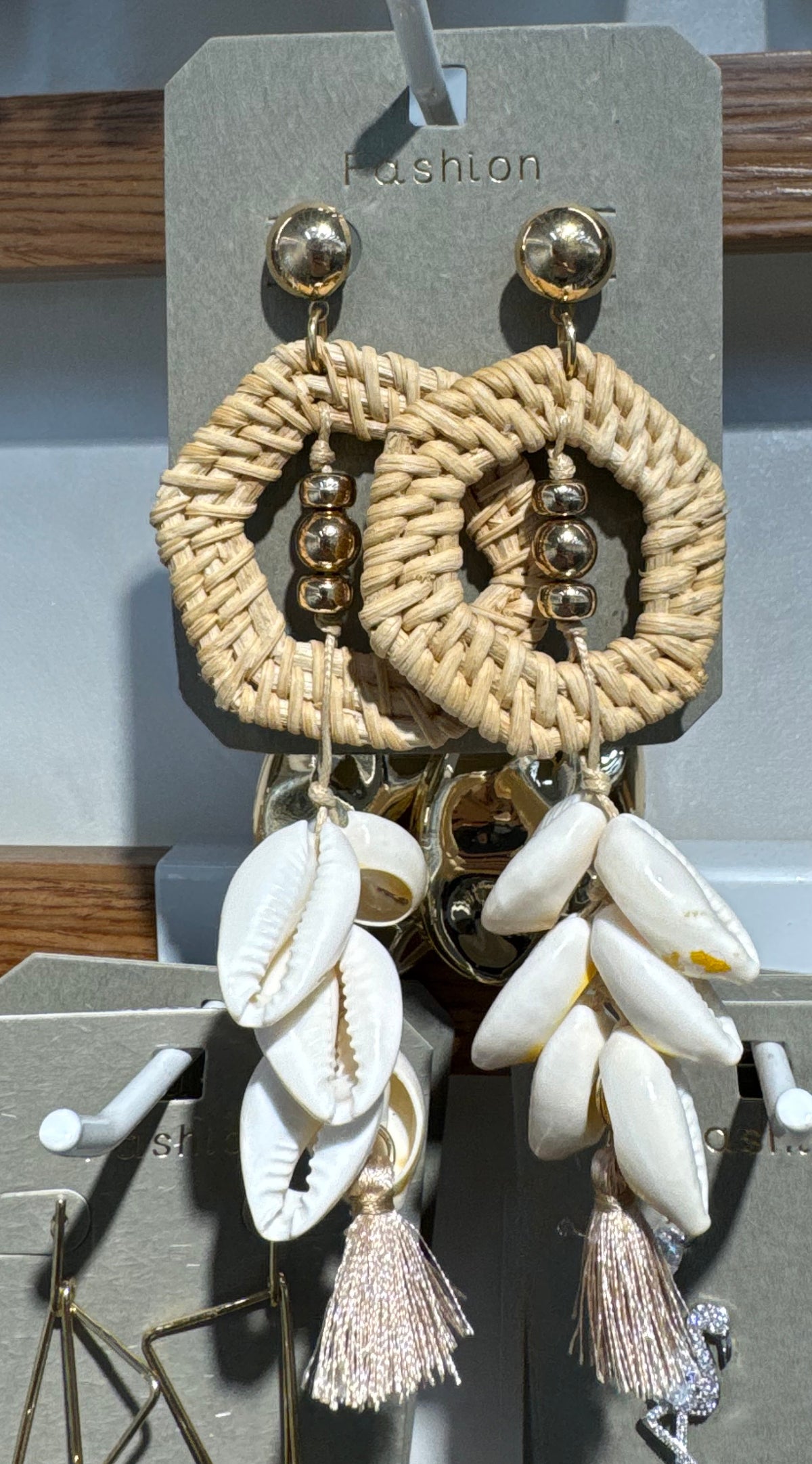 Woven Ring Shell Fringe Earrings - W3-0235