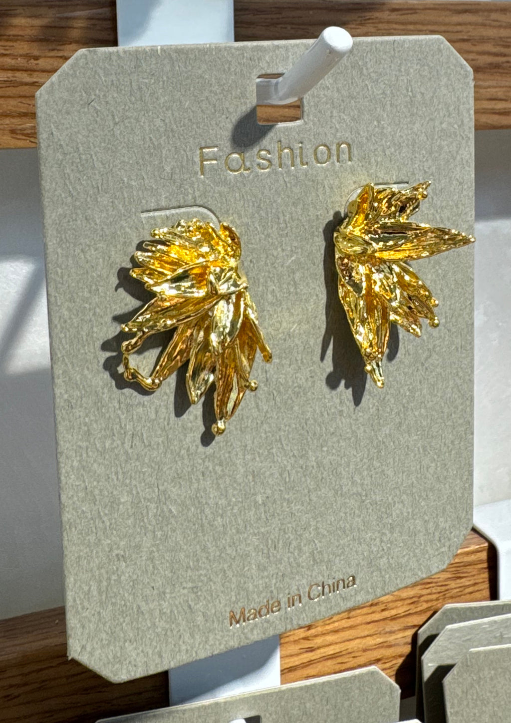 Textured Spiky Leaf Stud Earrings - W3-0258