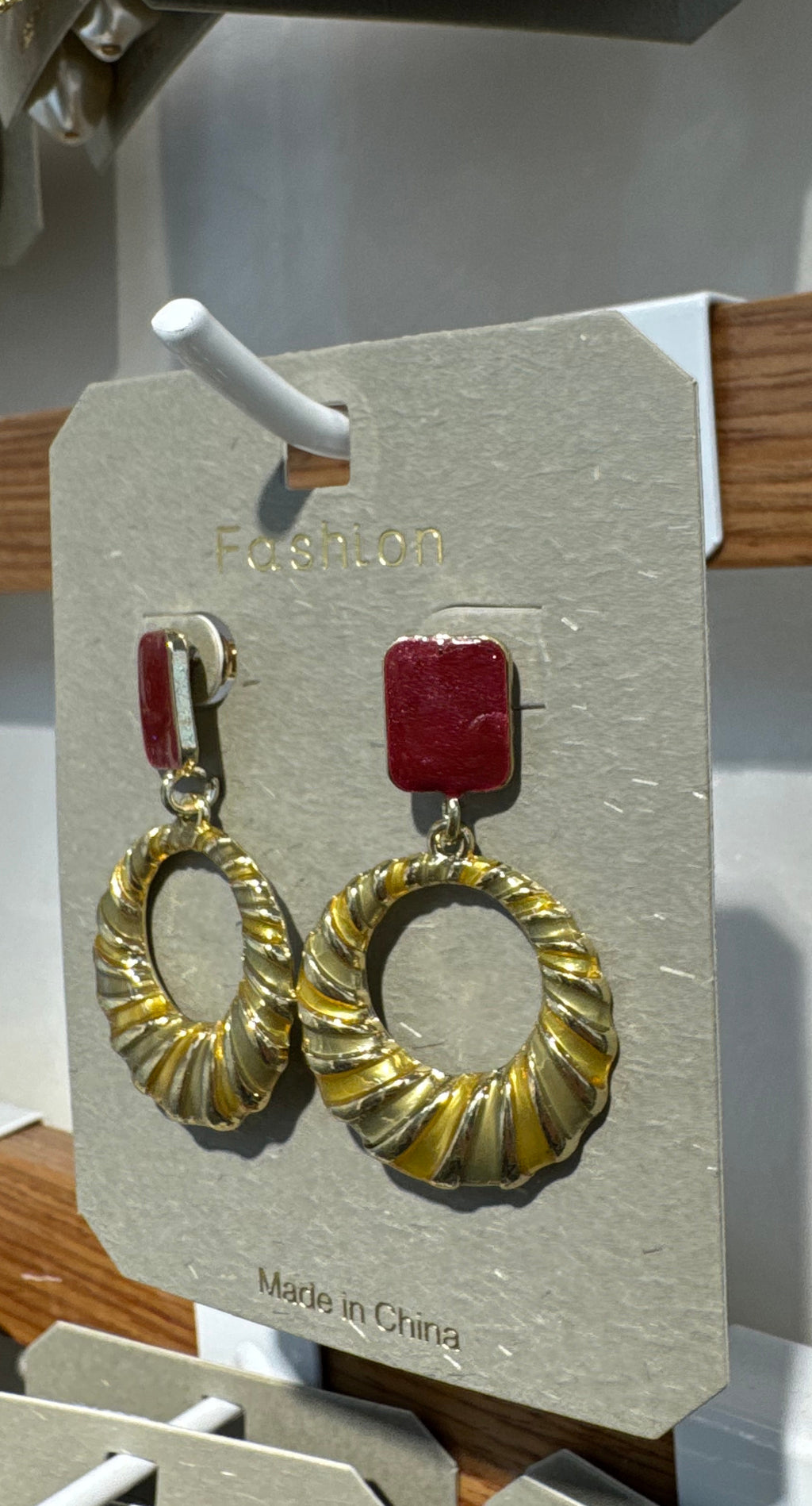 Red Stud Twisted Ring Earrings - W3-0286