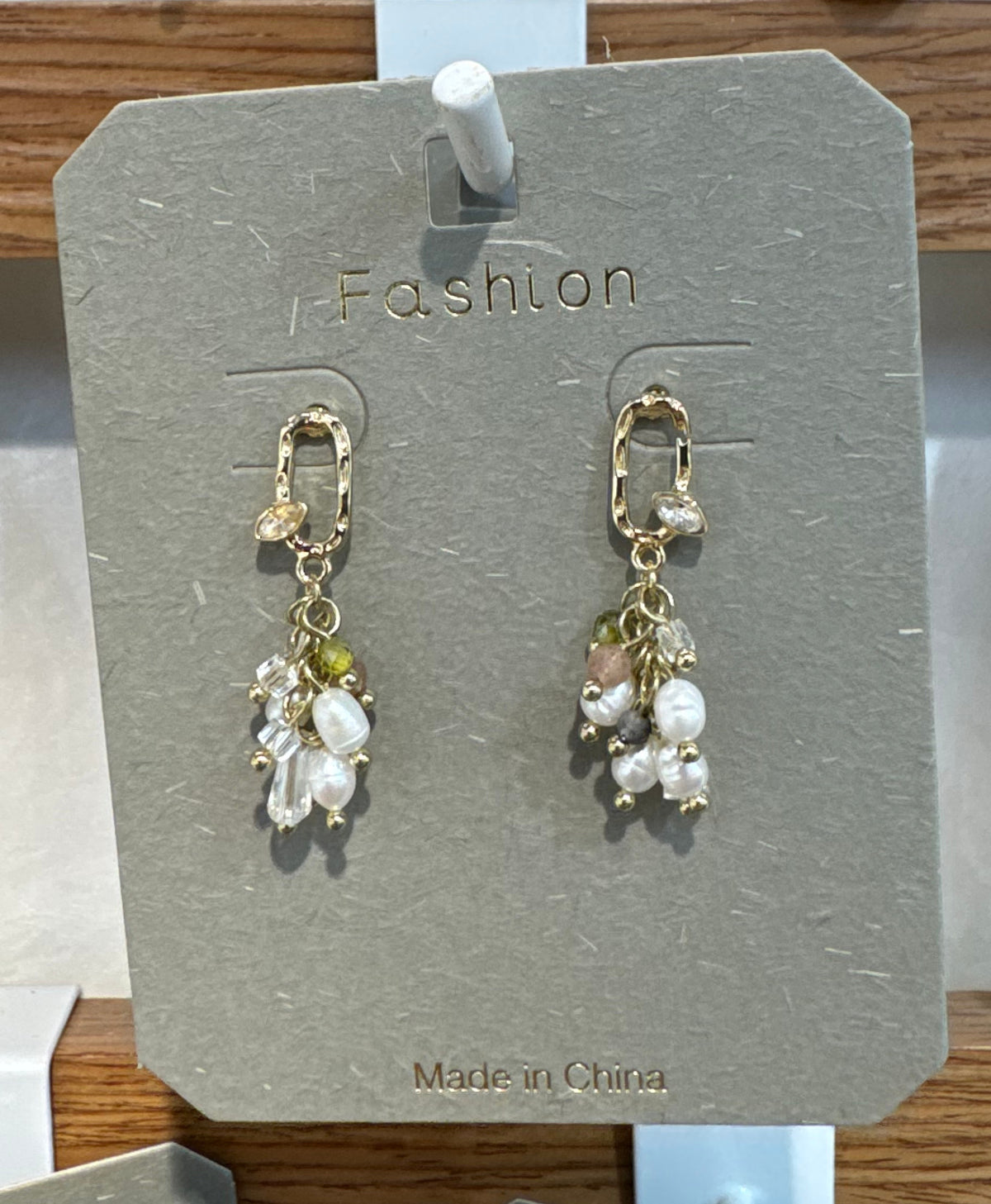 White Bead Cluster Link Earrings - W3-0287