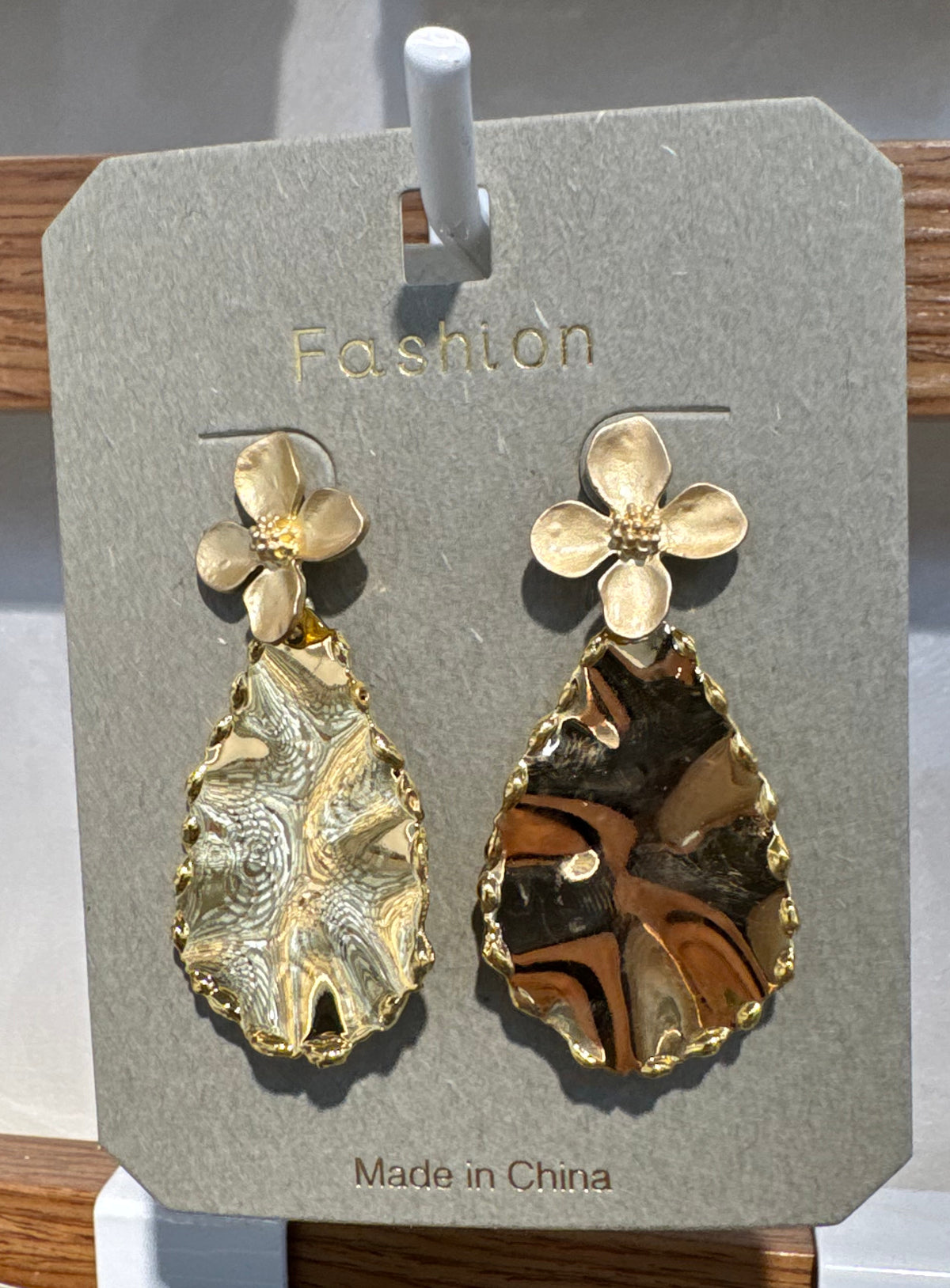 Flower Ripple Teardrop Earrings - W3-0307
