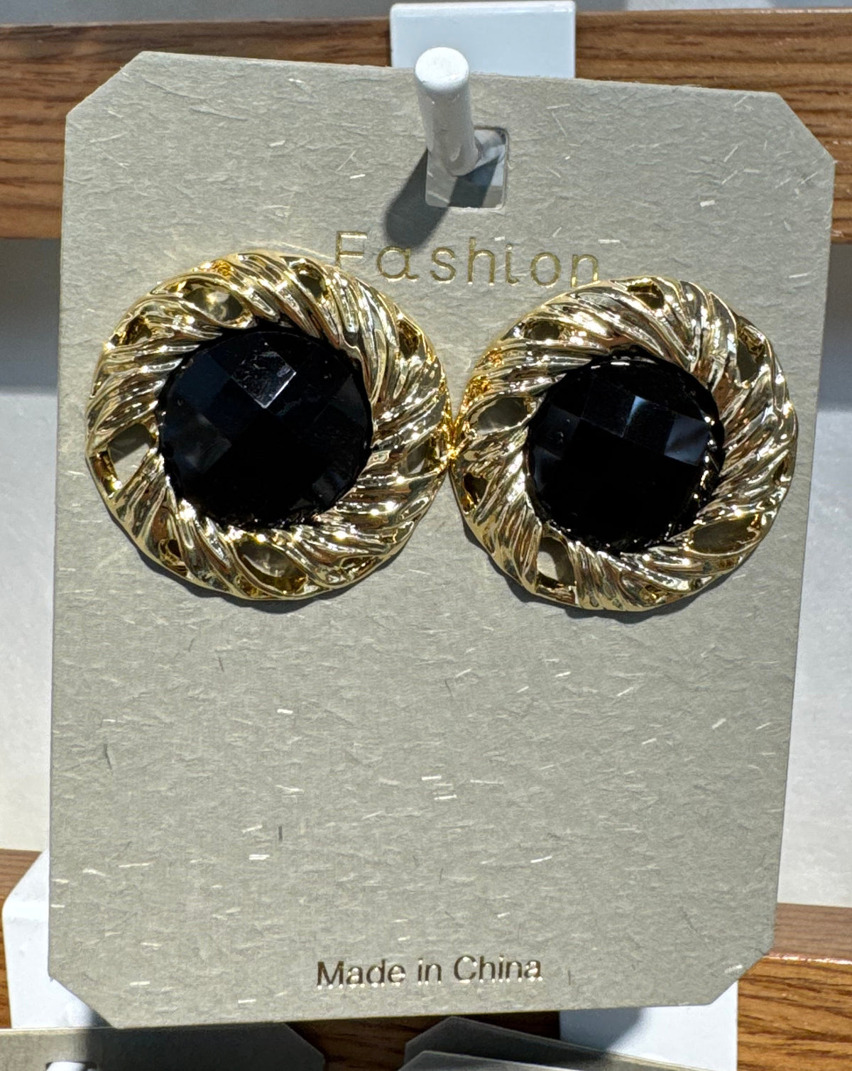 Black Center Twisted Stud Earrings - W3-0313