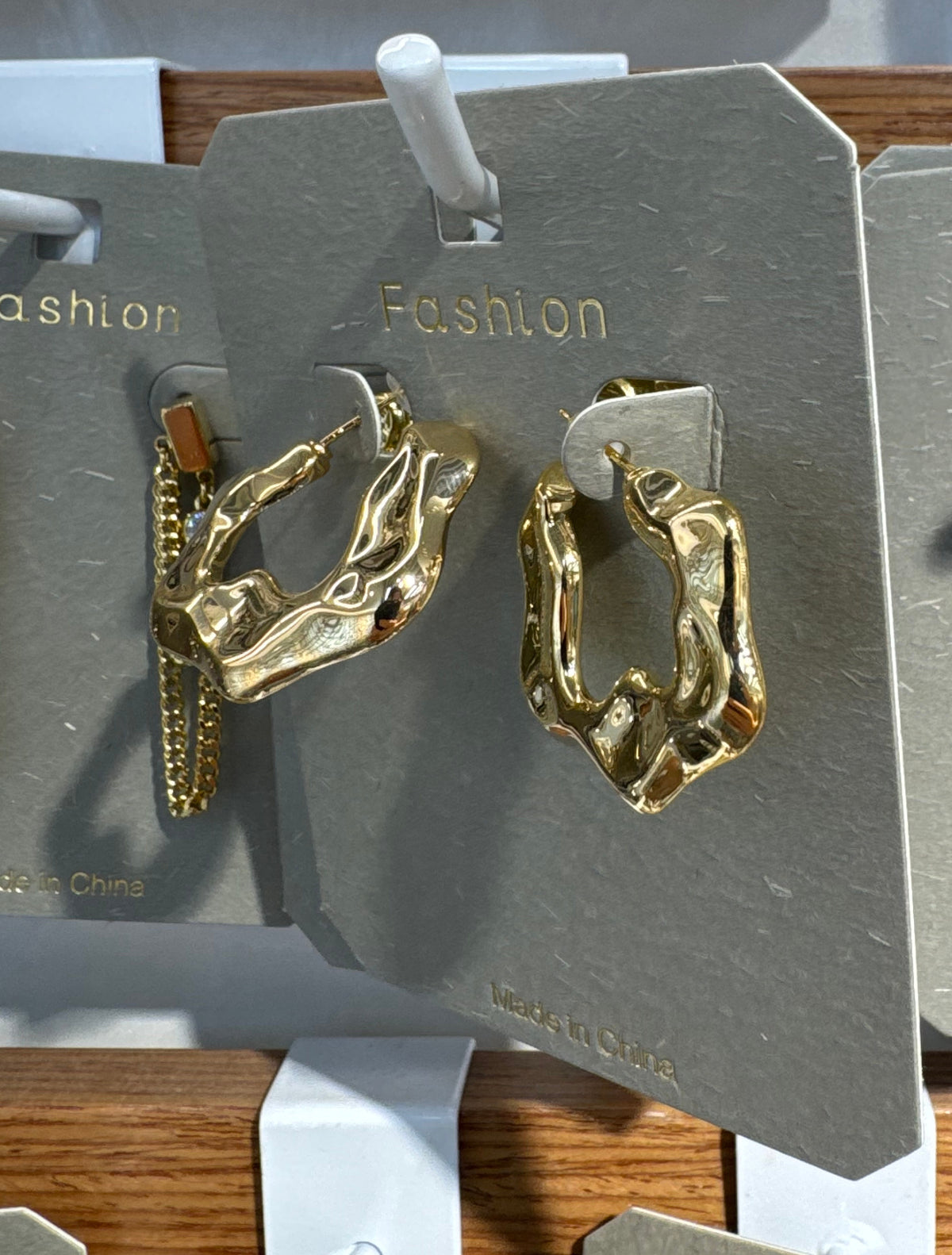 Sculptural Wavy Hoop Earrings - W3-0321