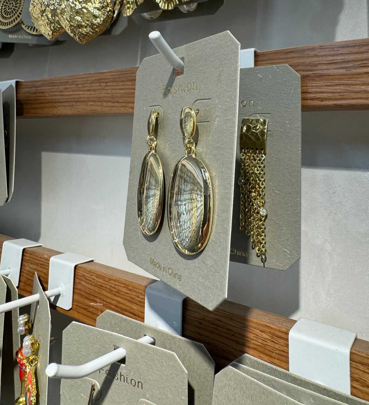 Textured Oval Frame Earrings - W3-0334